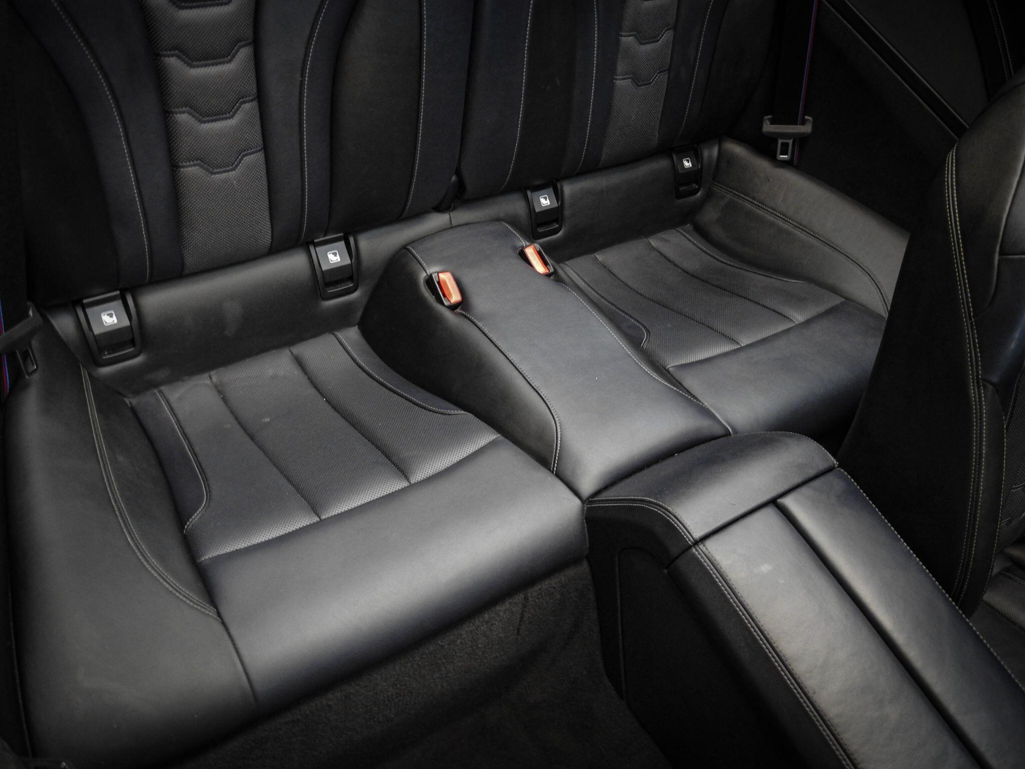 BMW 8 Series view 42