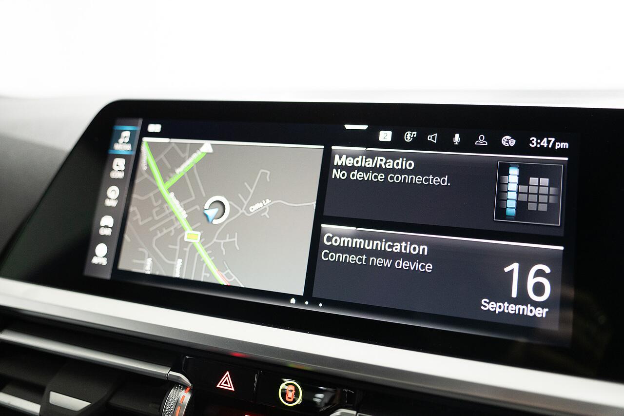 BMW 3 Series view 13