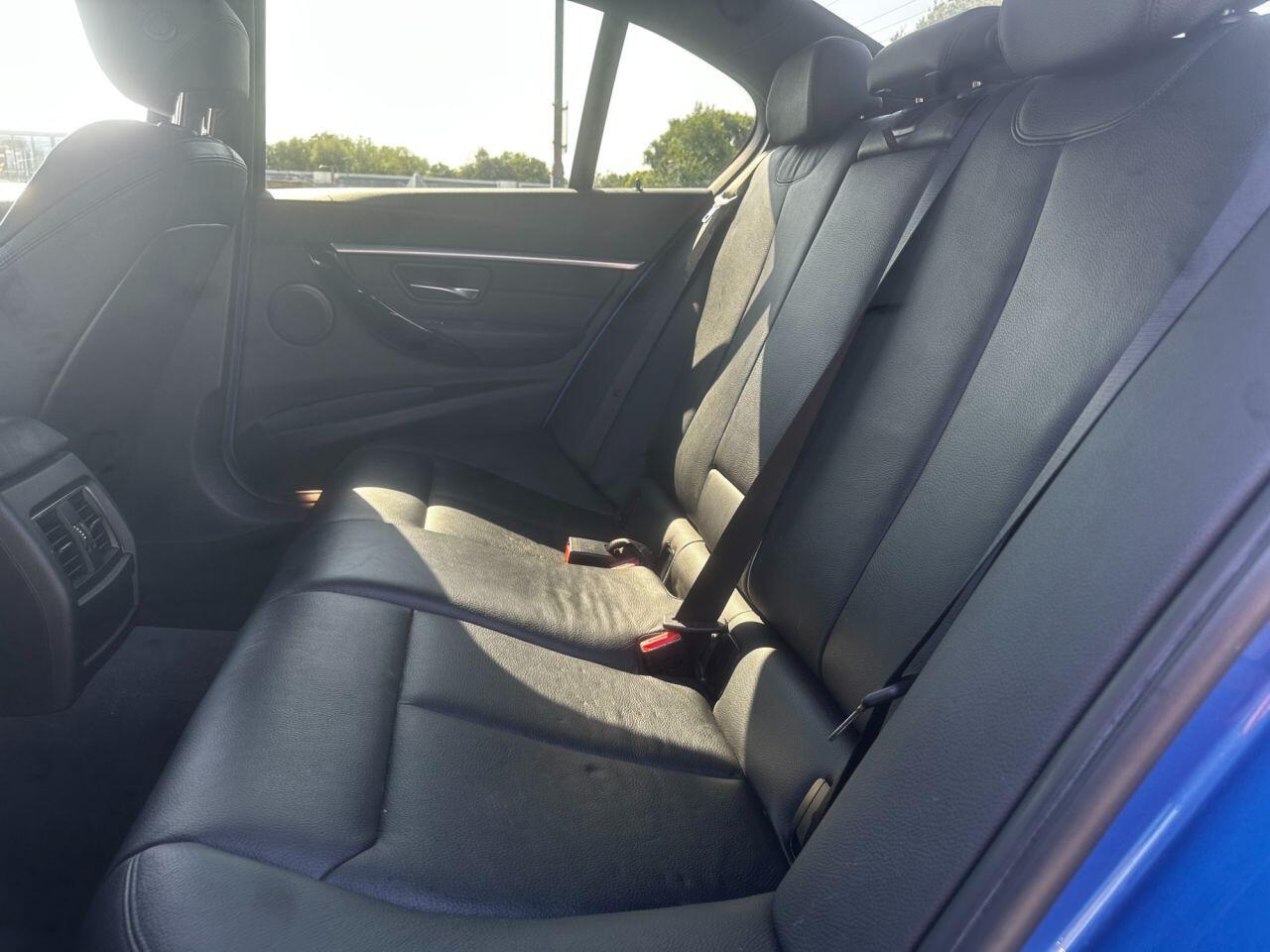 BMW 3 Series view 28