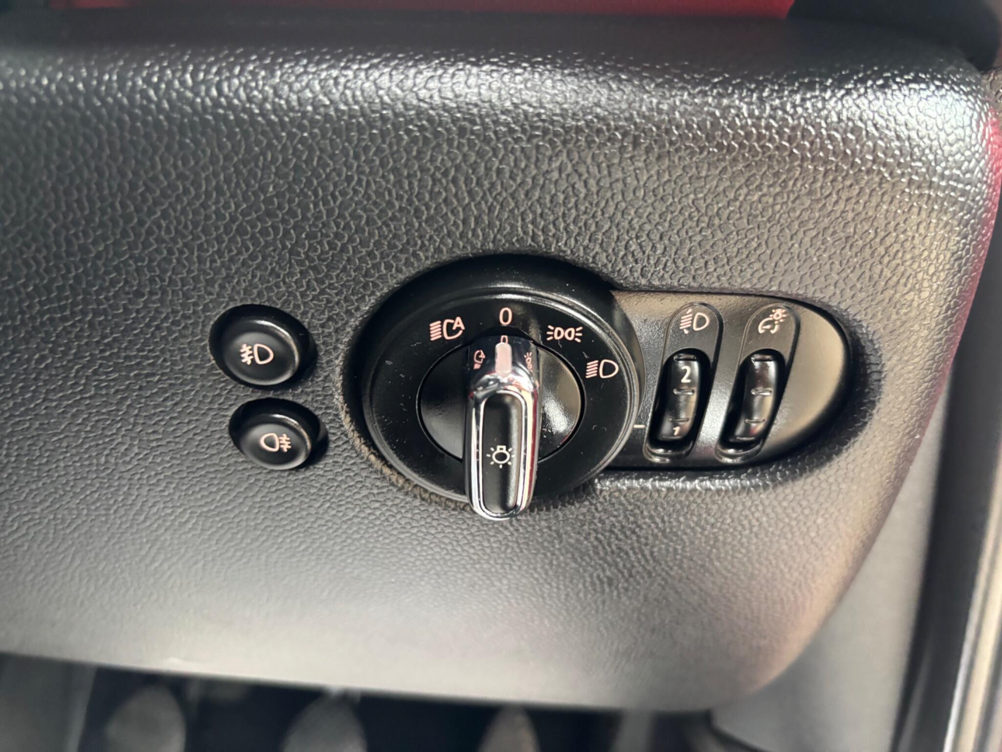 Mini Cooper view 24
