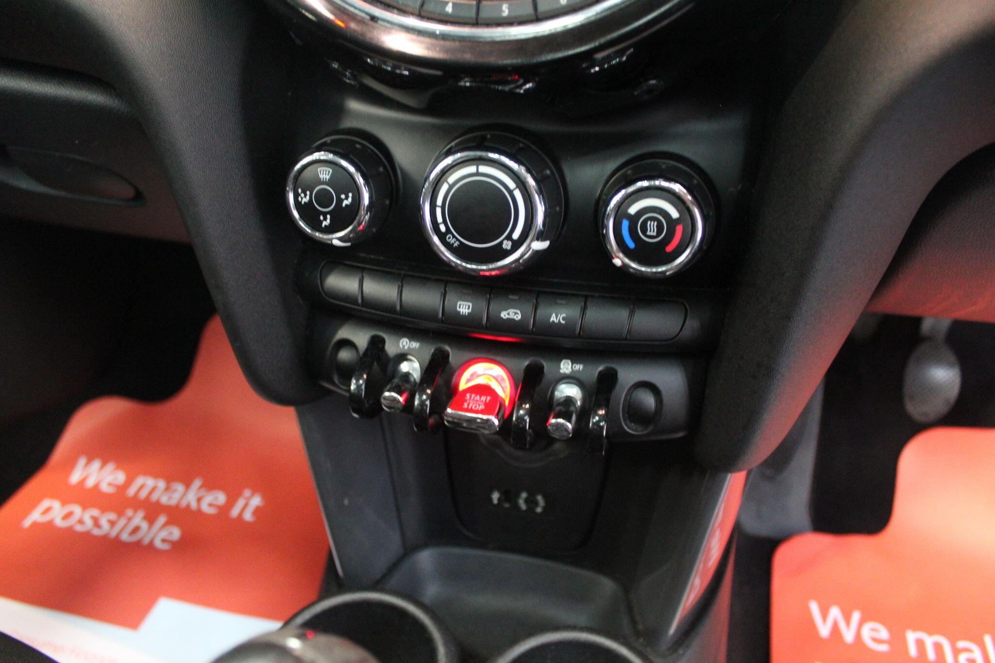 Mini Hatch view 38
