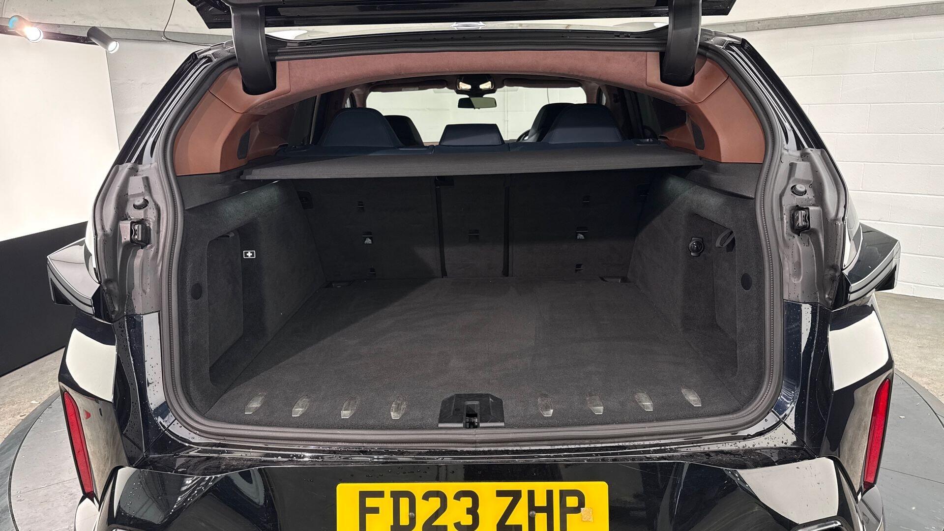 BMW XM view 13