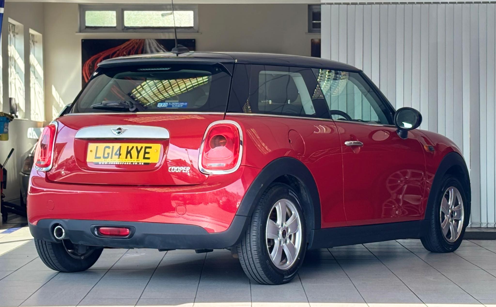 Mini Hatch view 7