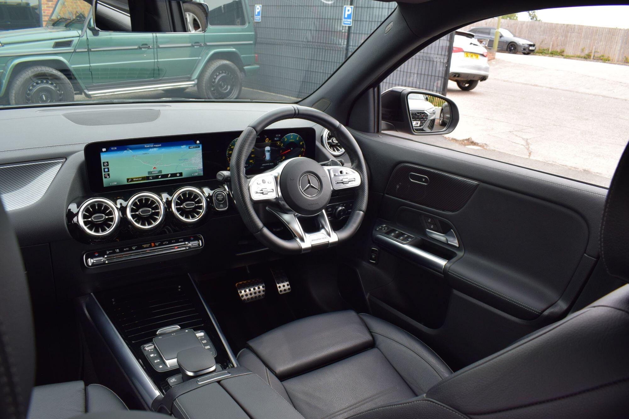 Mercedes-Benz GLA view 24