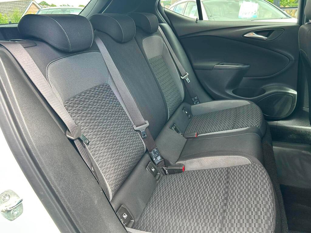 Vauxhall Astra view 13