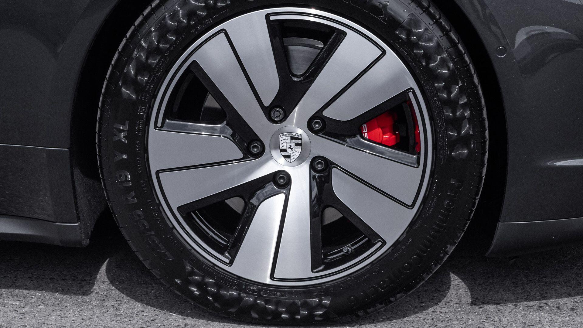 Porsche Taycan view 25