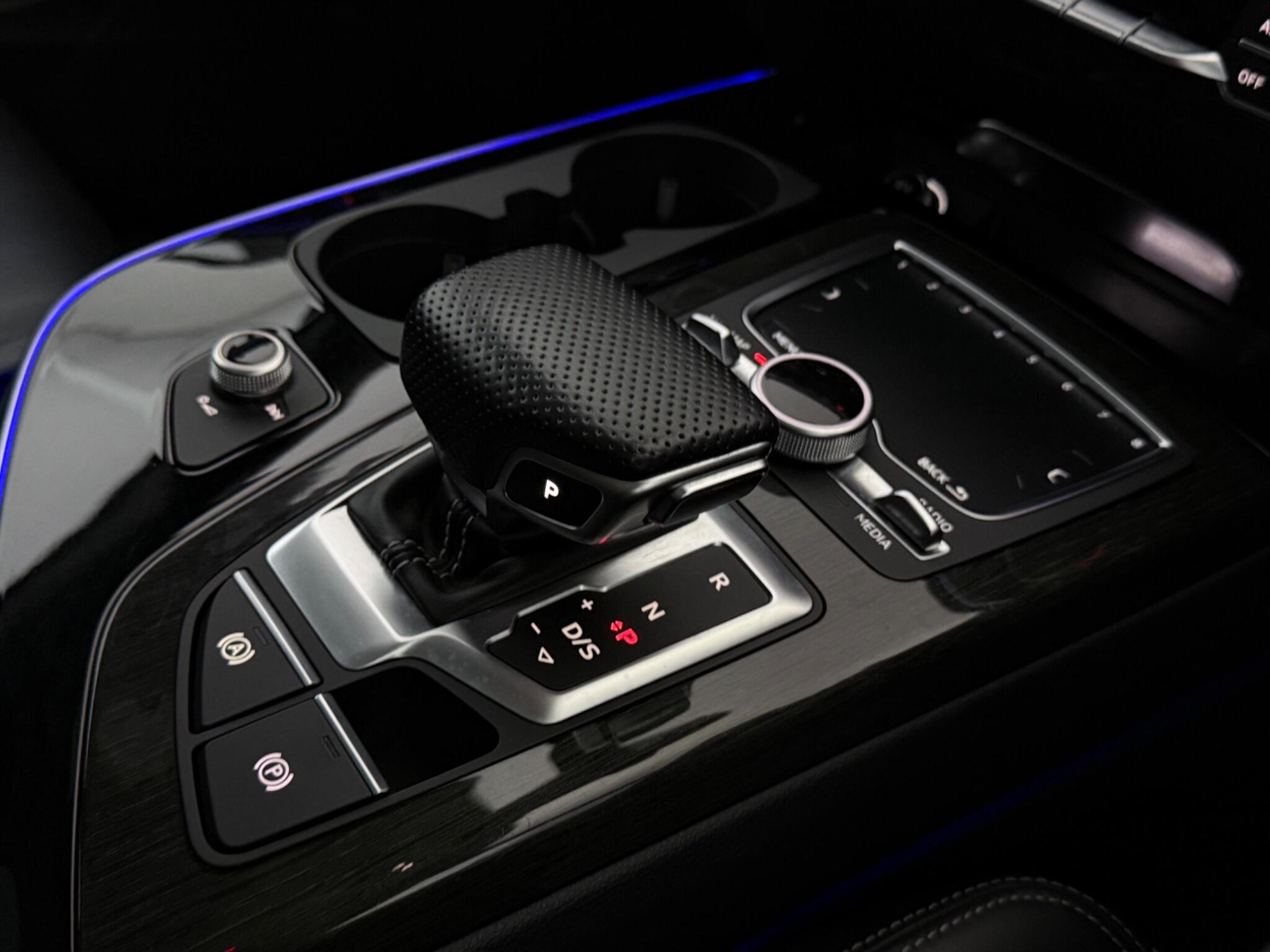Audi Q7 view 28