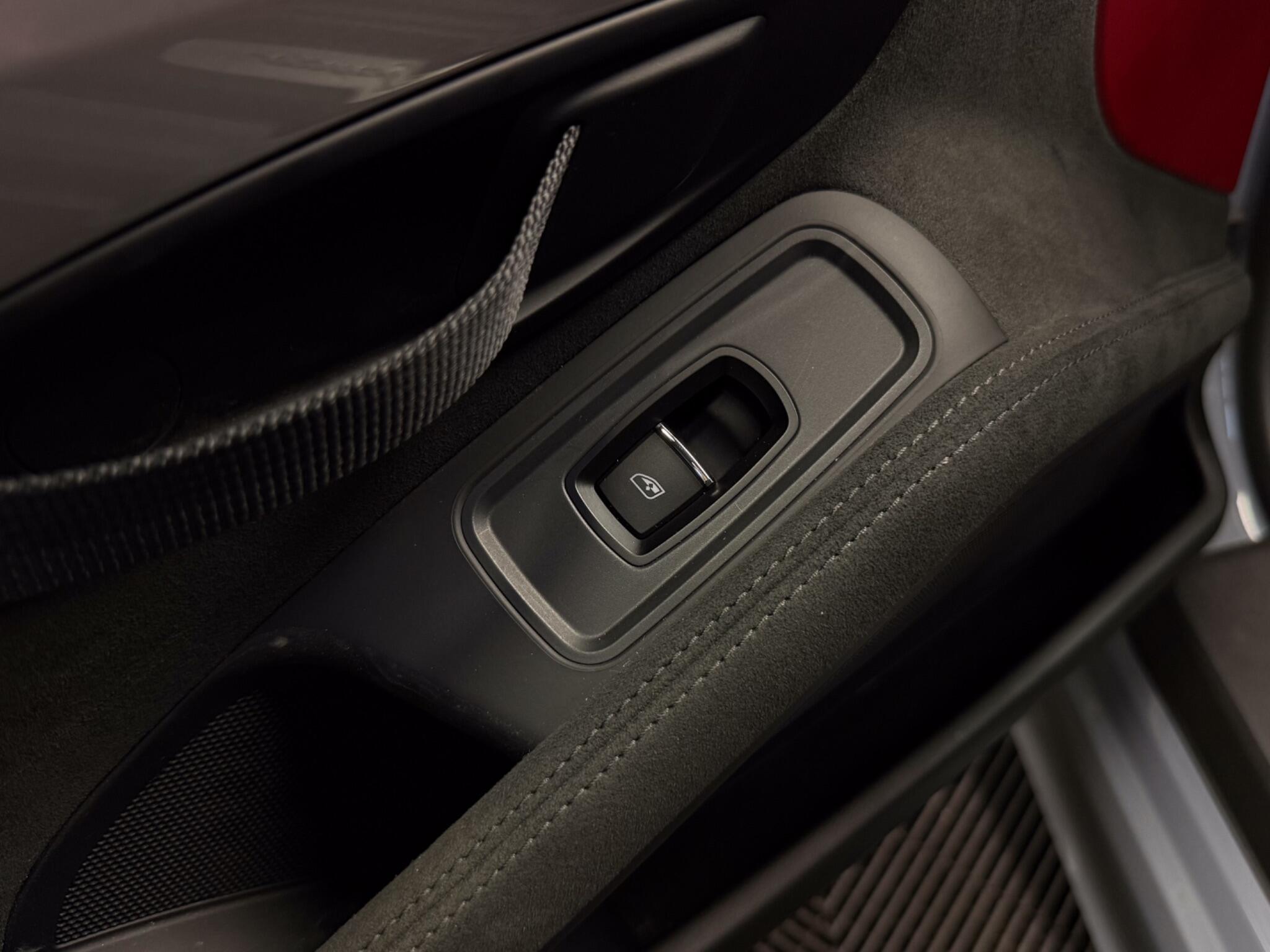 Porsche 718 Spyder view 44