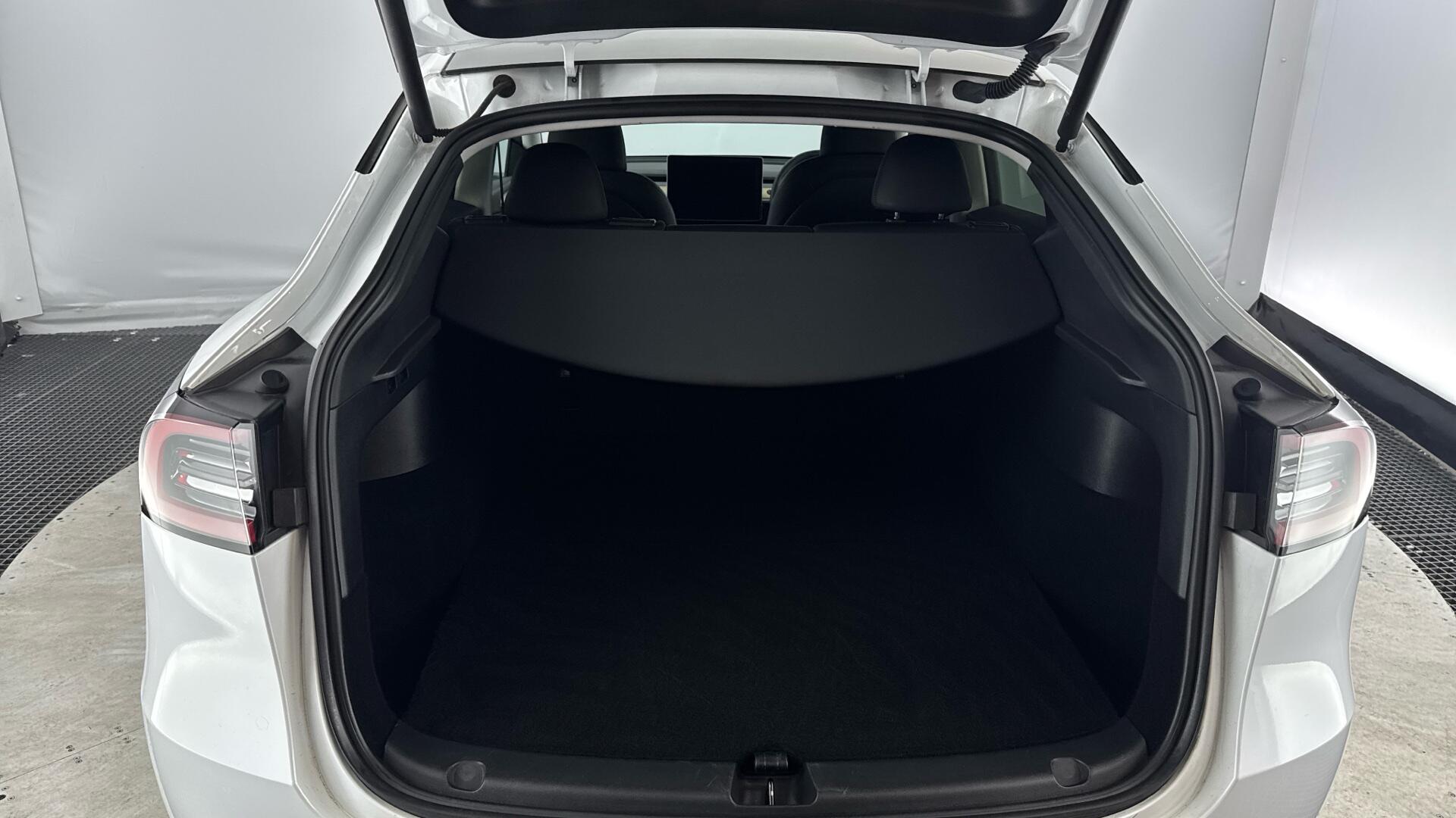 Tesla Model Y view 15