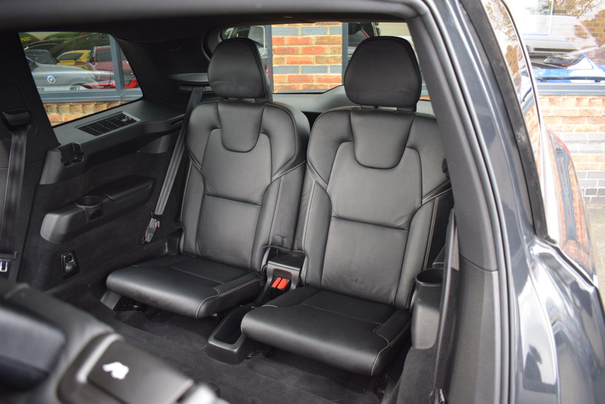 Volvo XC90 view 24