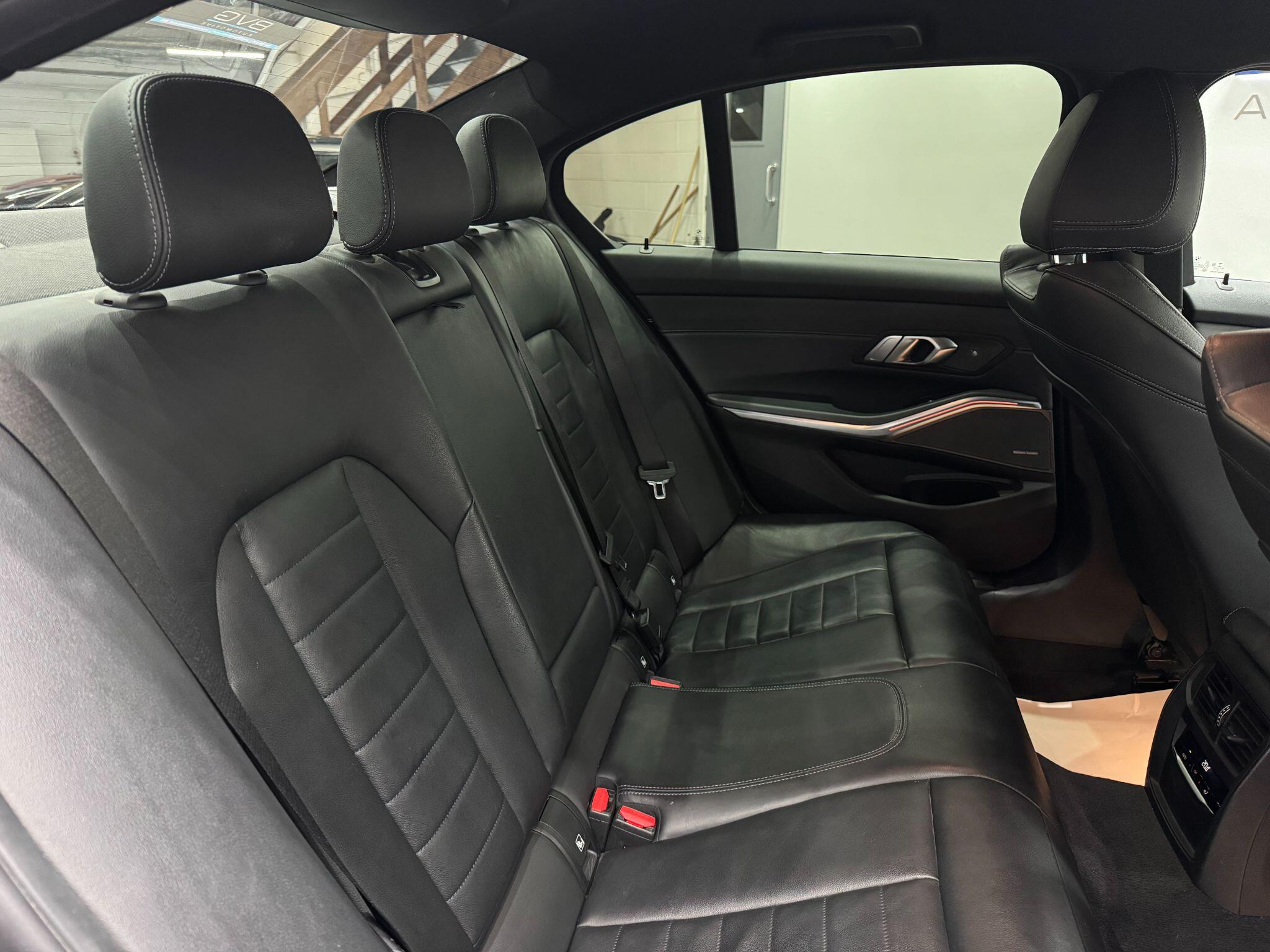 BMW 3 Series view 33