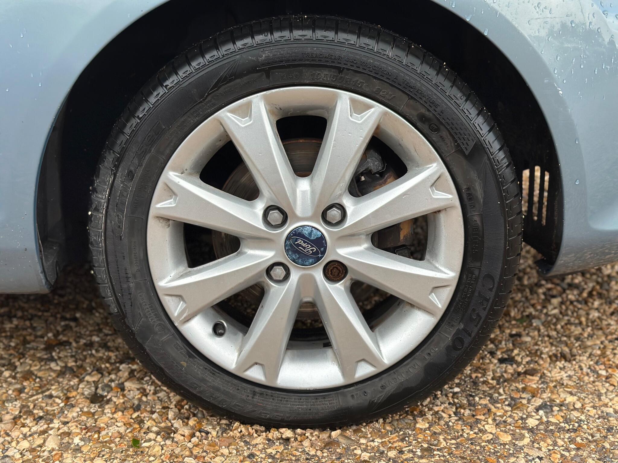 Ford Fiesta view 56