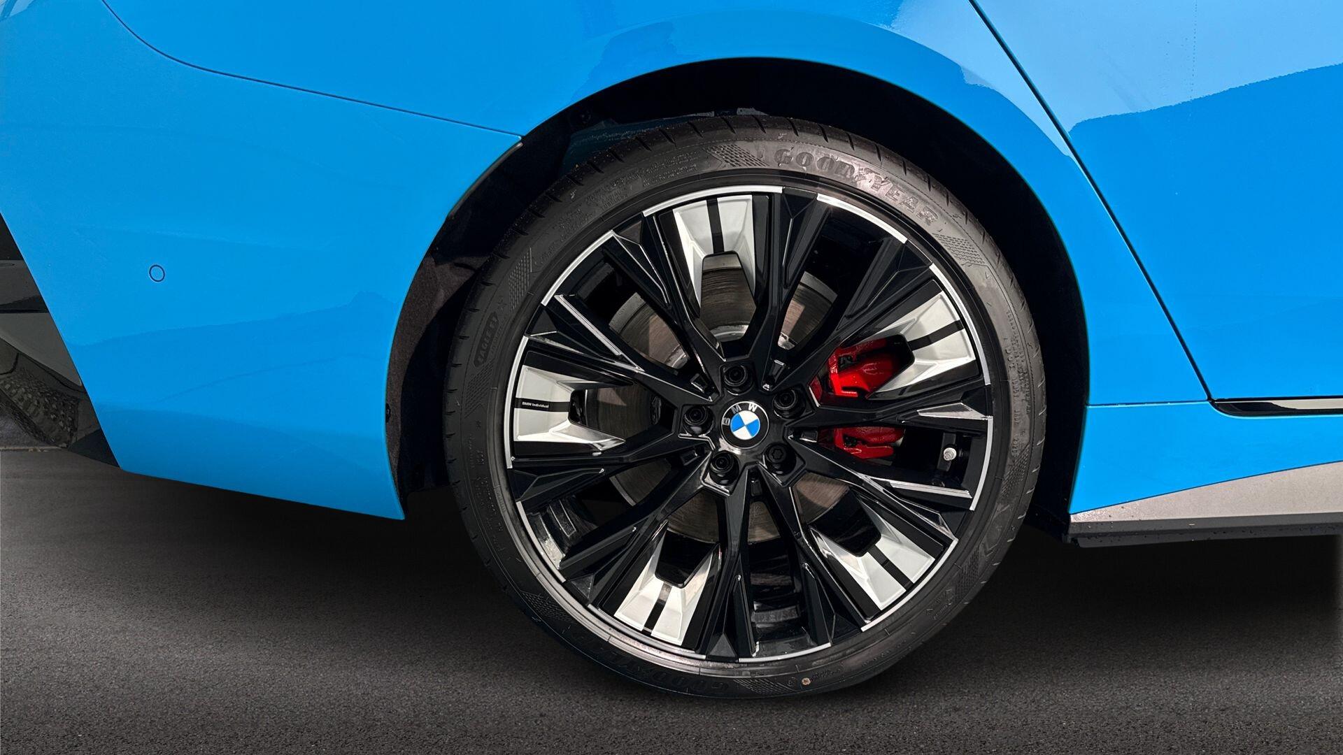 BMW i4 view 14