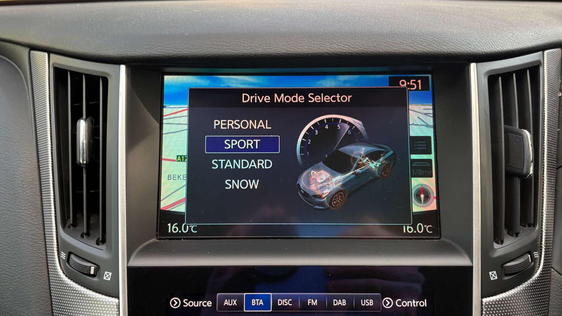 Infiniti Q50 view 28