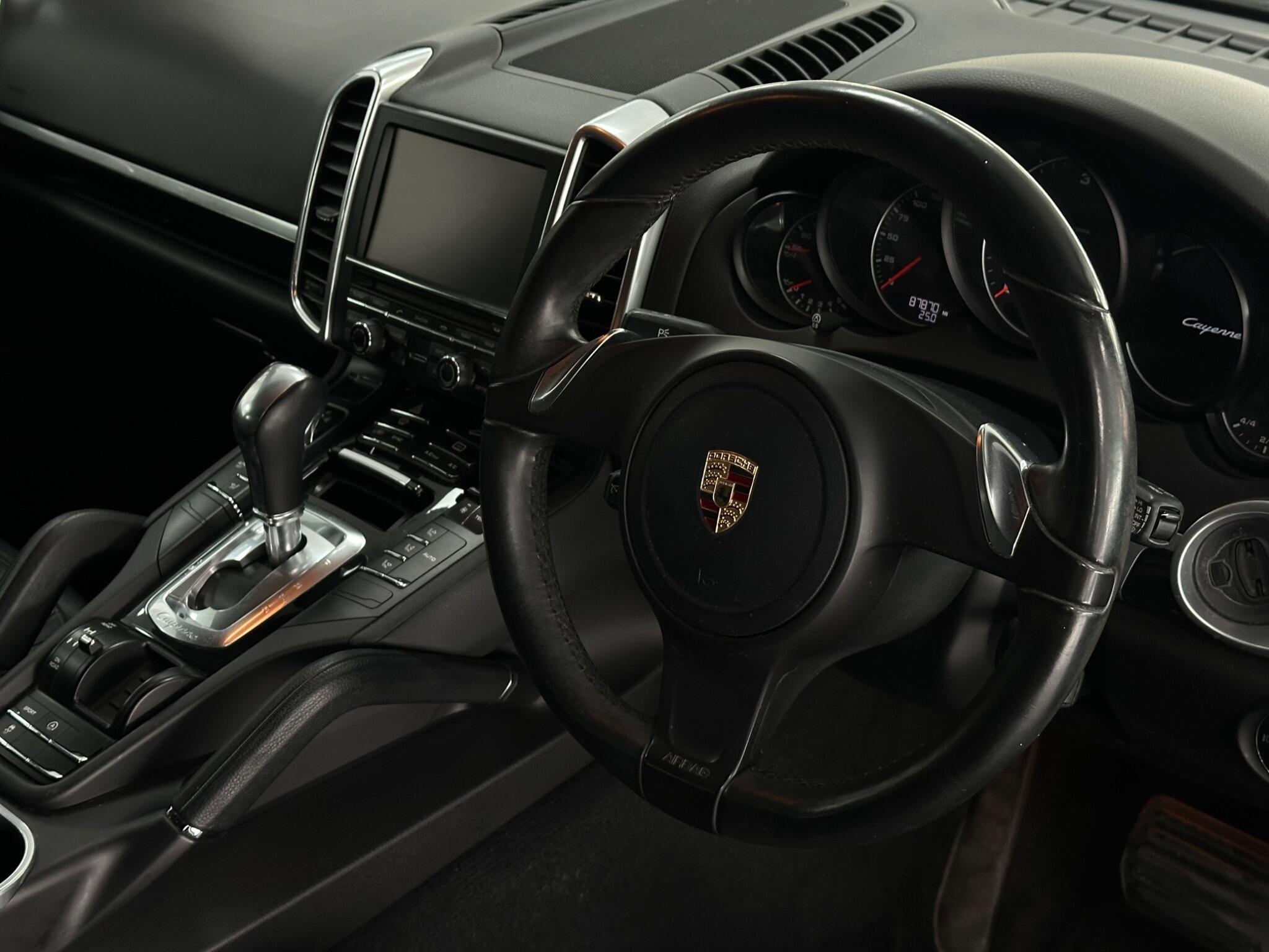 Porsche Cayenne view 16
