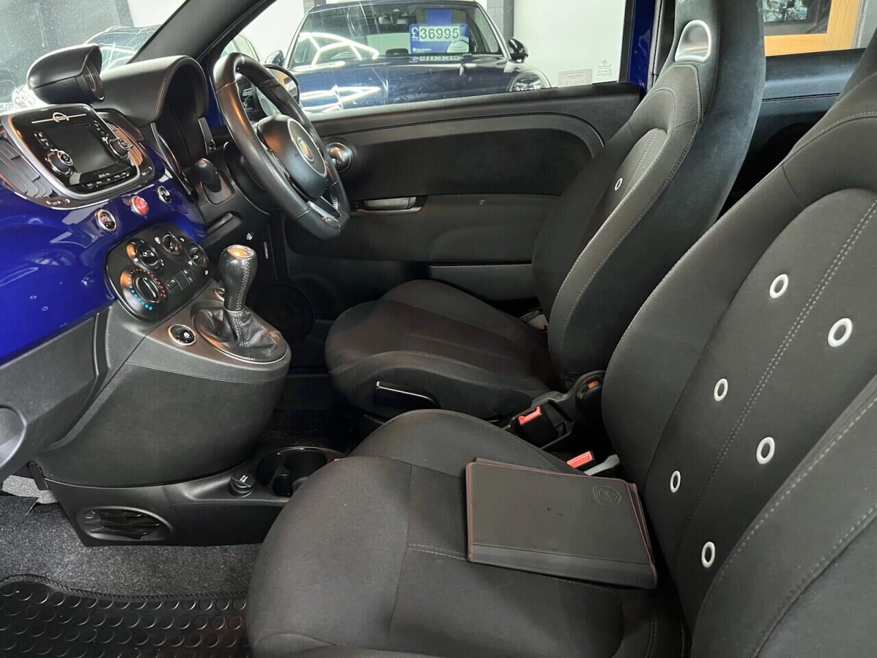 Abarth 595 view 4