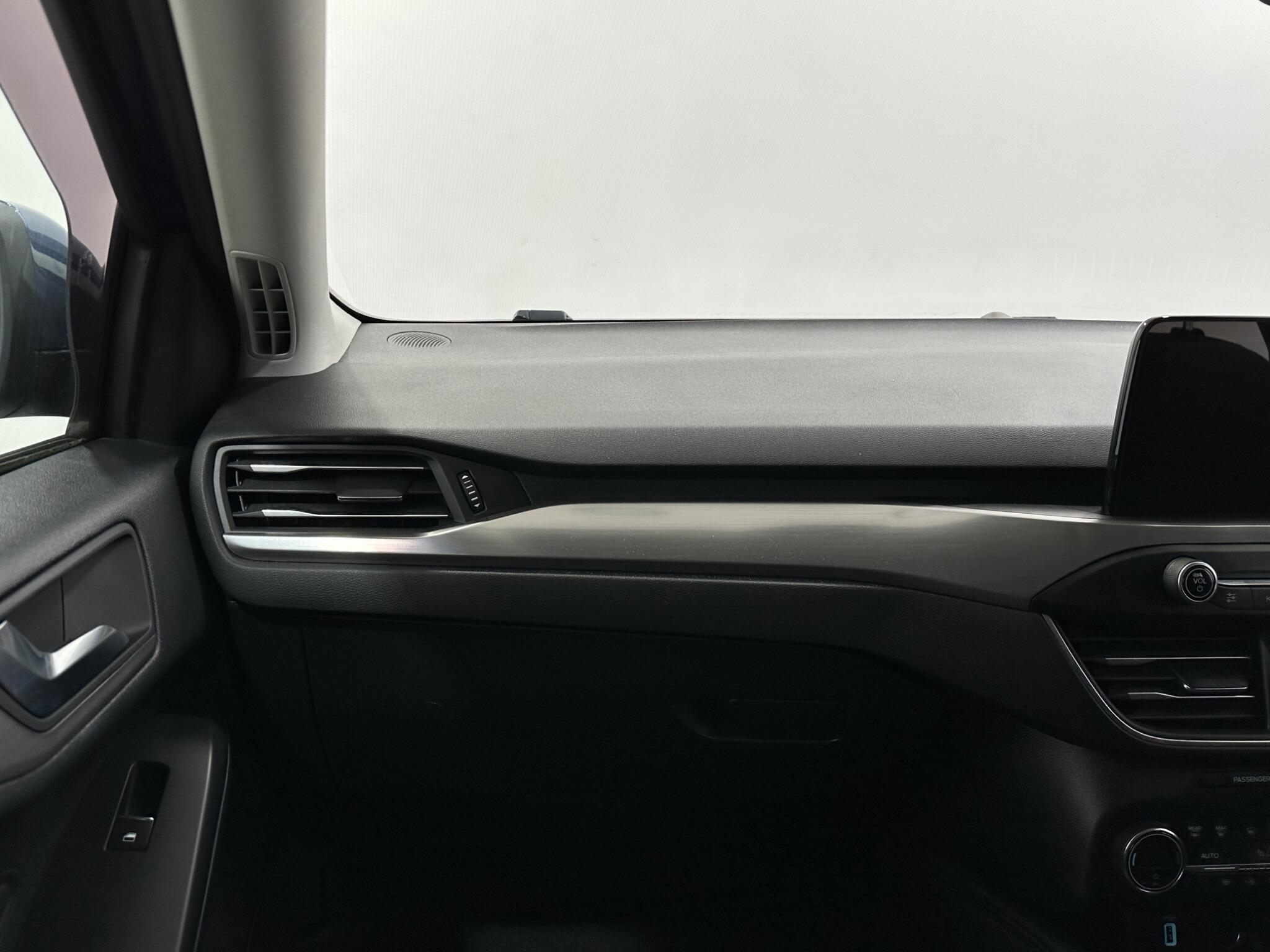 Ford Focus view 28