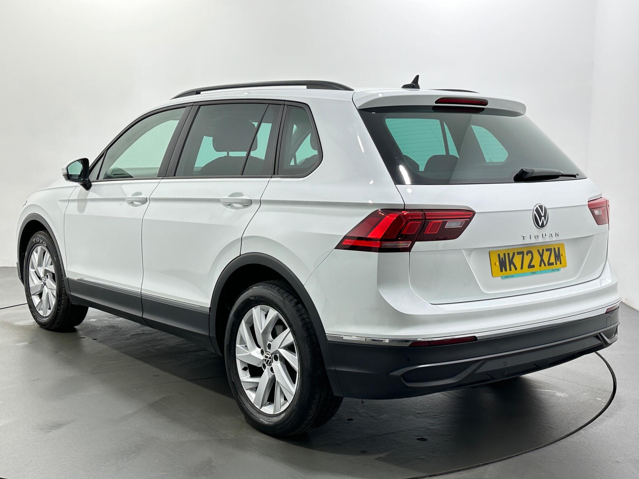 Volkswagen Tiguan view 6
