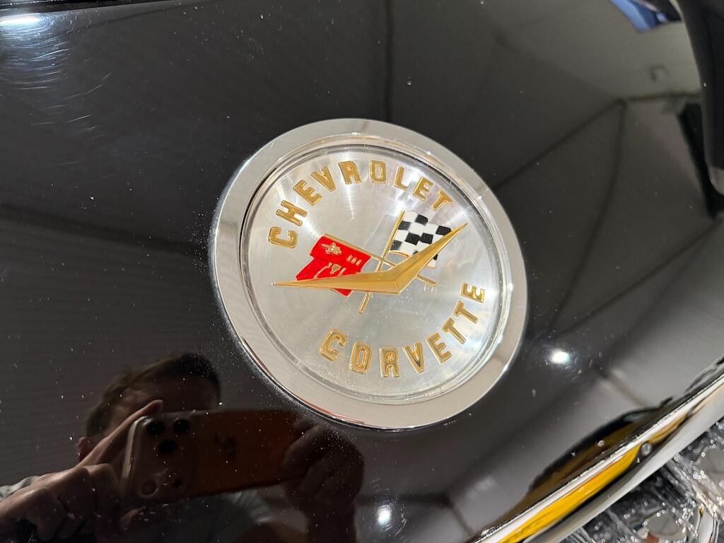 Chevrolet Corvette view 16