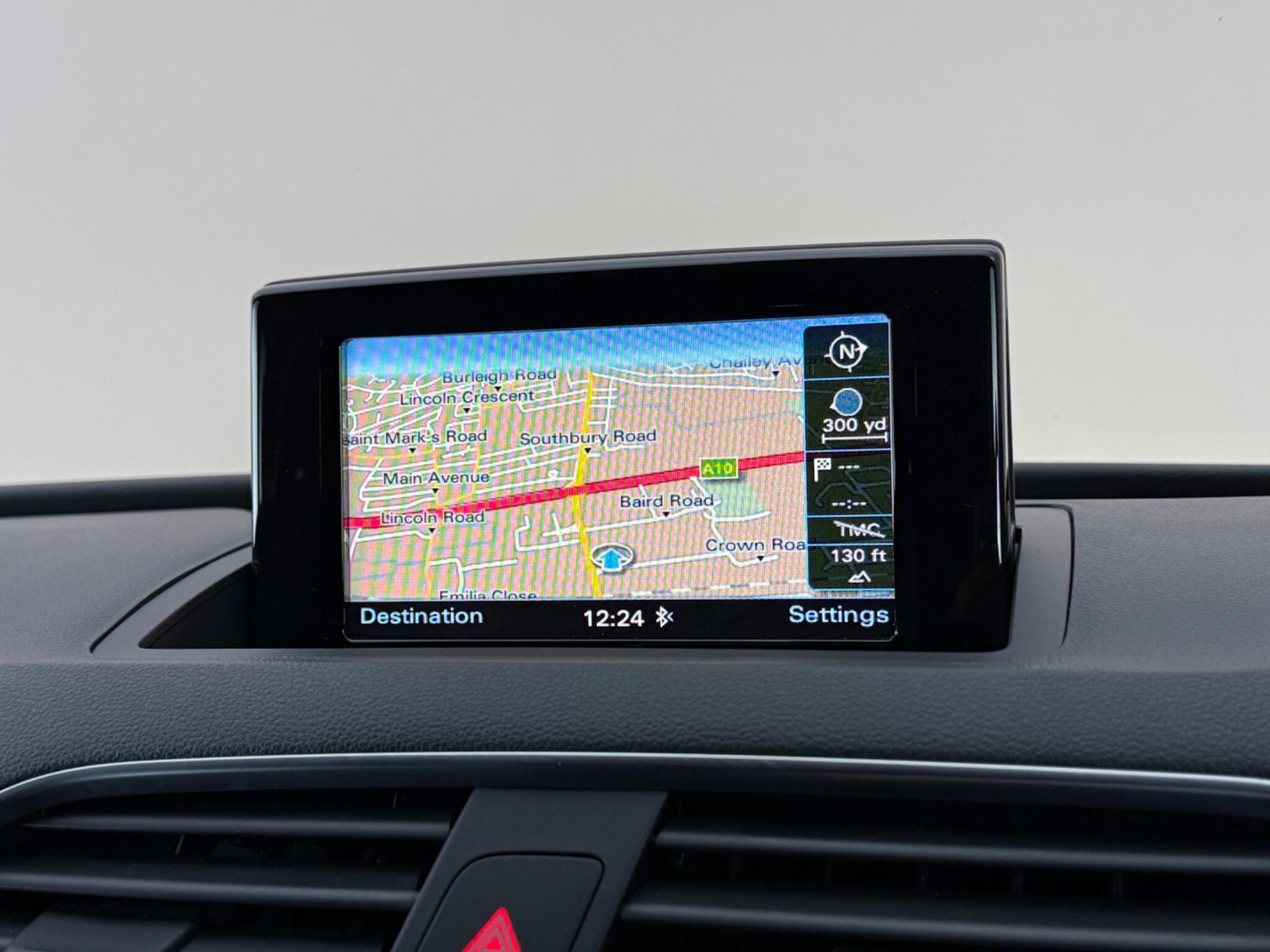 Audi Q3 view 31