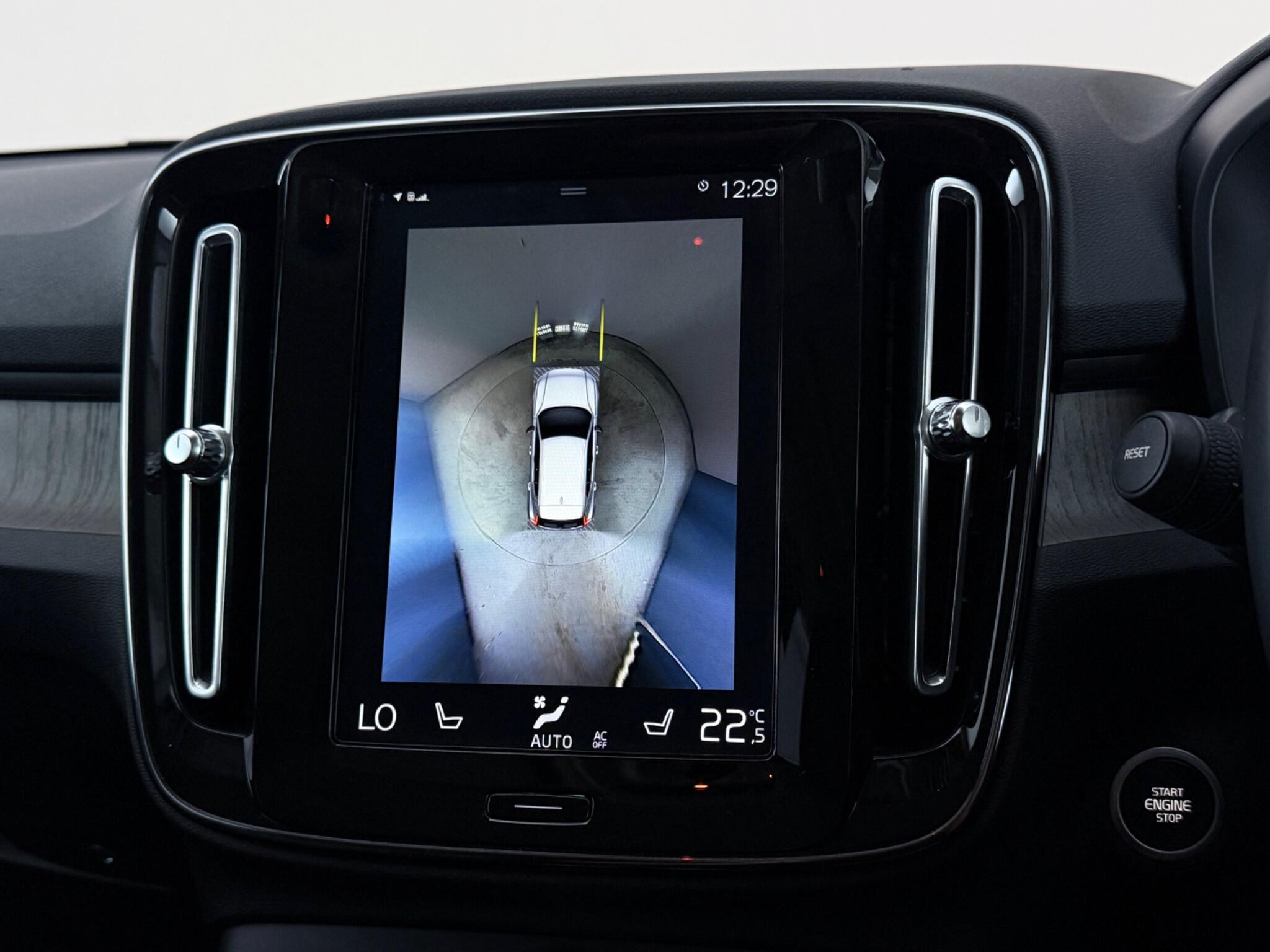 Volvo XC40 view 22