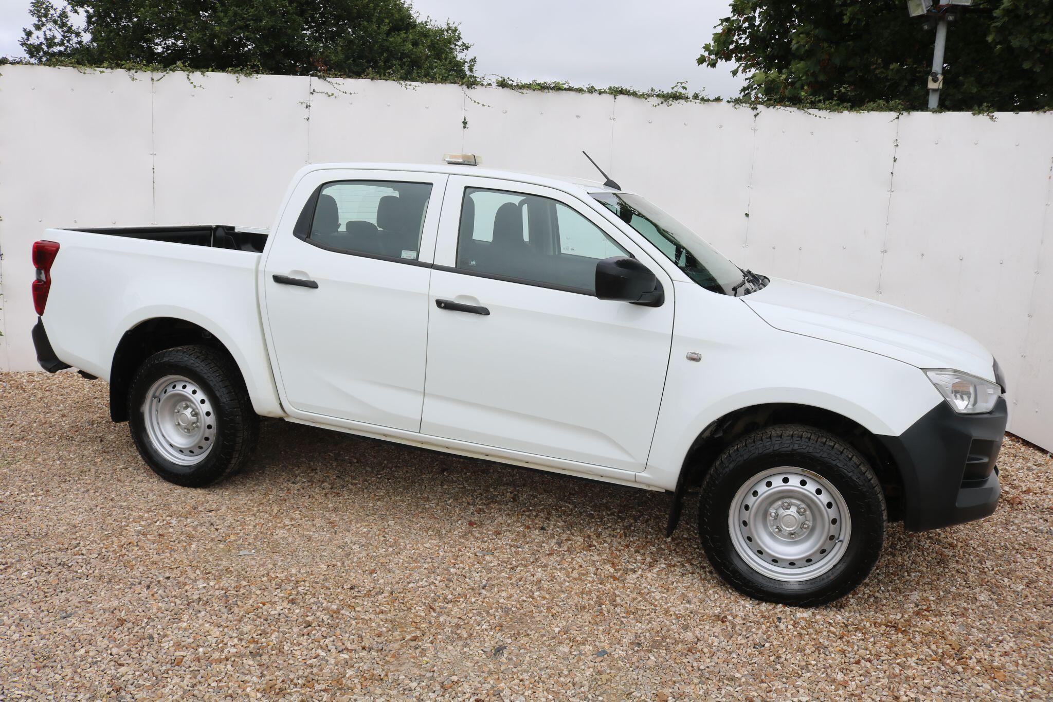 Isuzu D-Max view 10