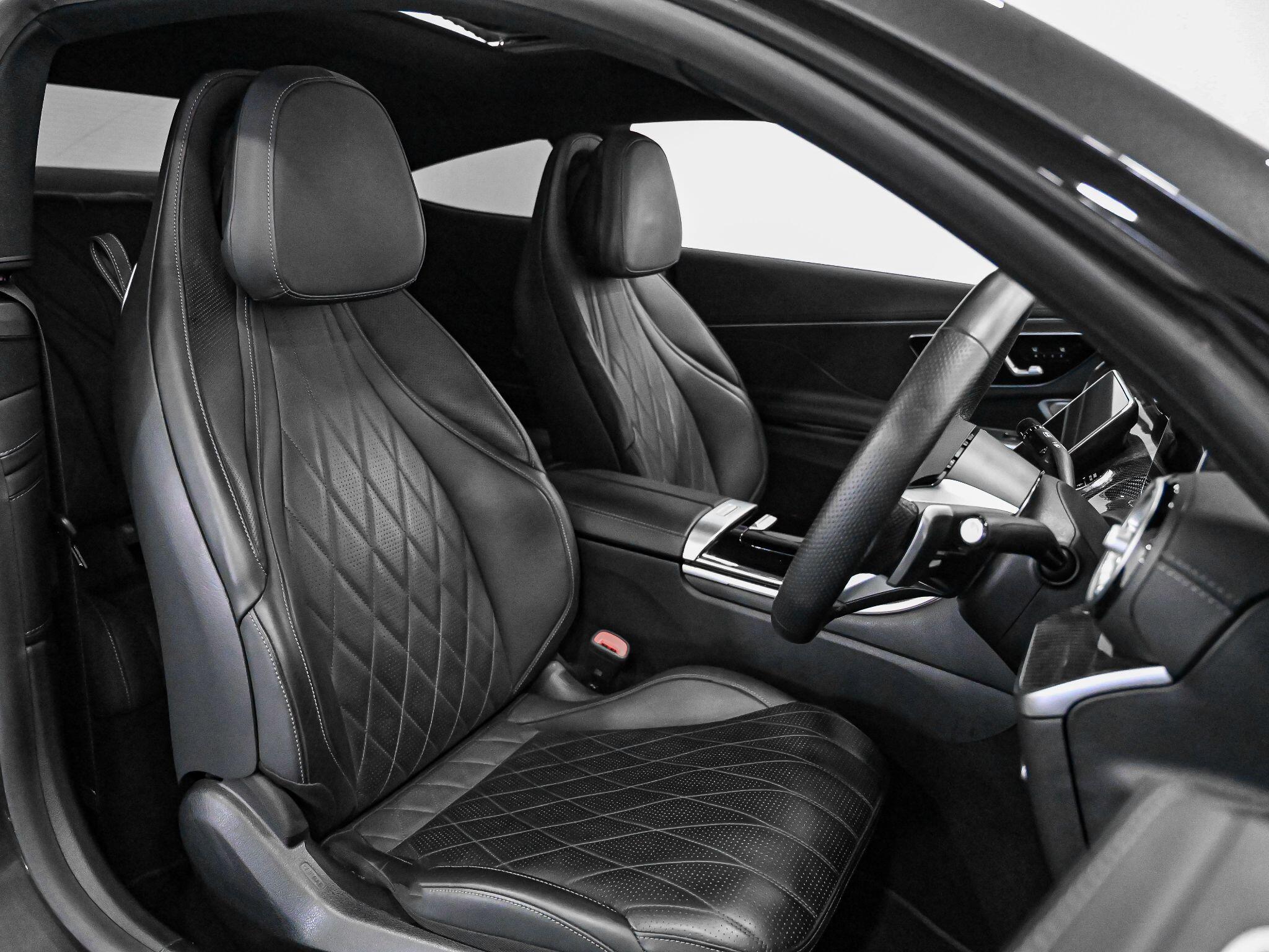 Mercedes-Benz Cle view 3