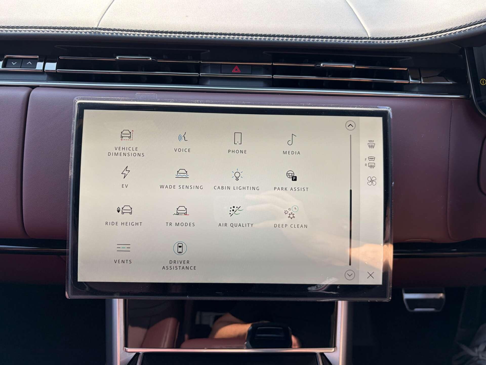 Land Rover Range Rover view 64