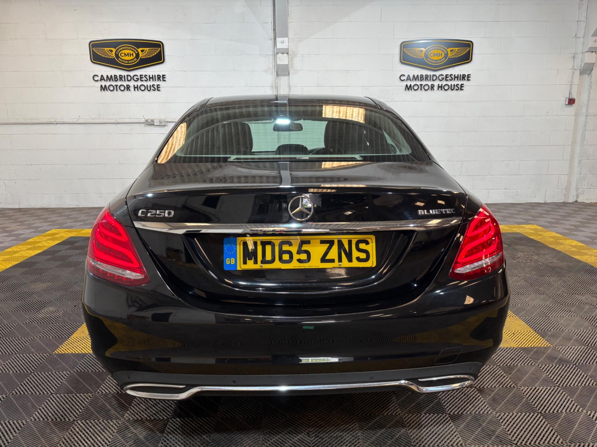 Mercedes-Benz C Class view 9