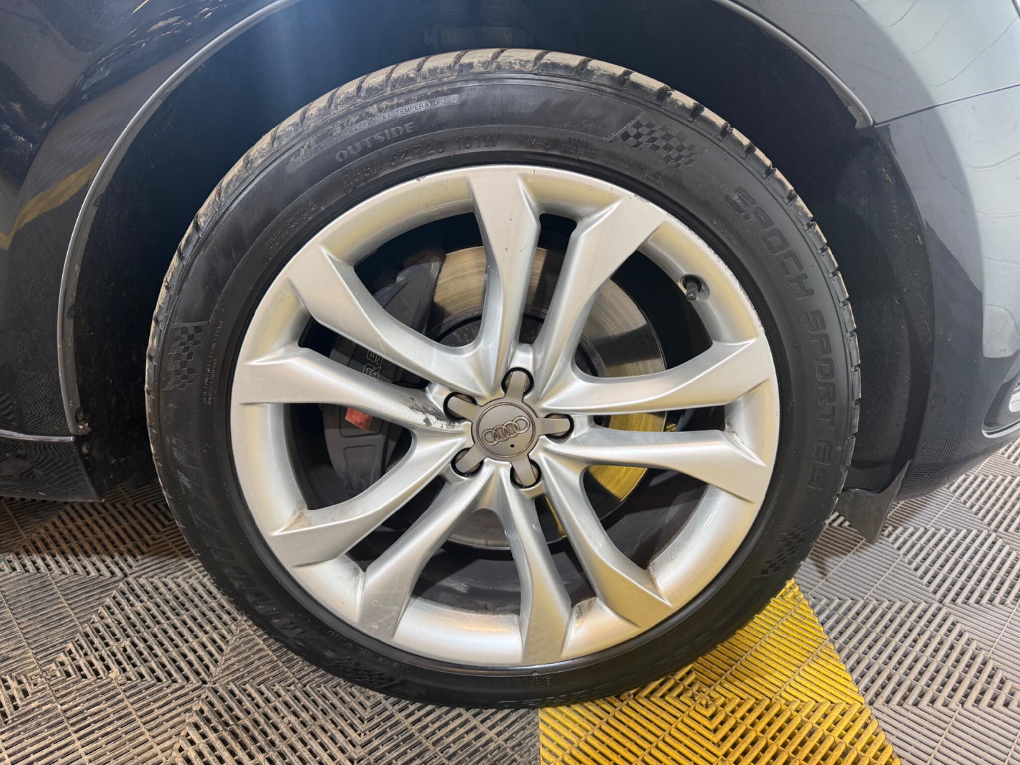 Audi SQ5 view 65