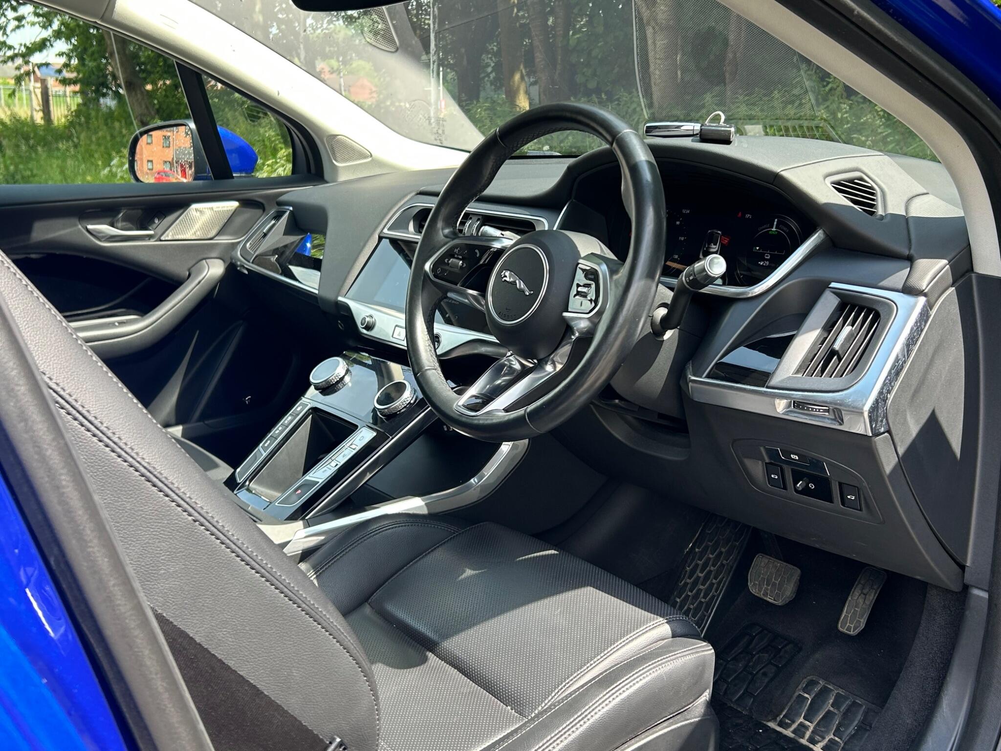 Jaguar I-Pace view 28