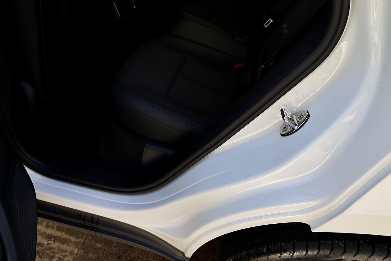 Porsche Macan view 23
