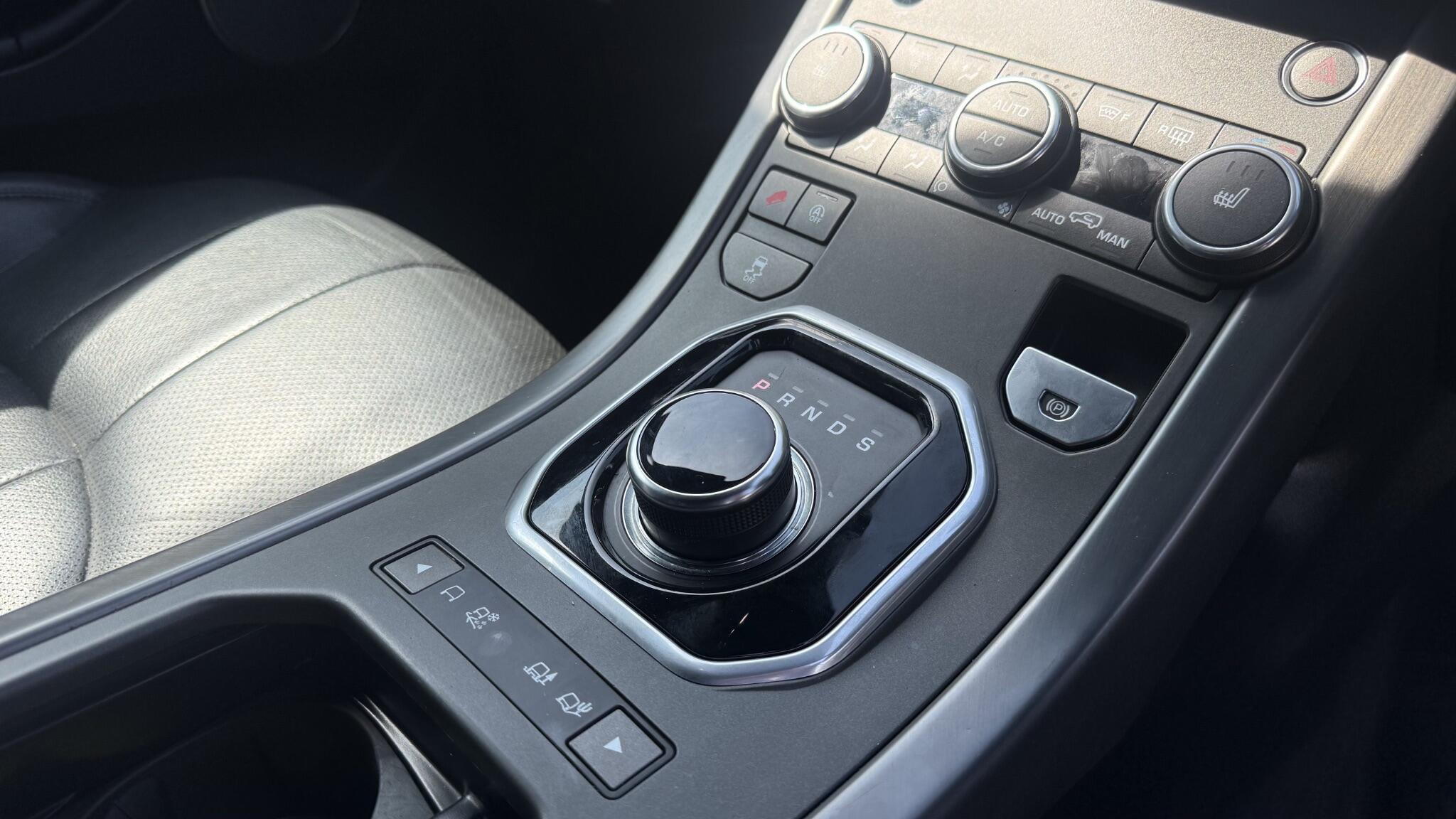 Land Rover Range Rover Evoque view 30