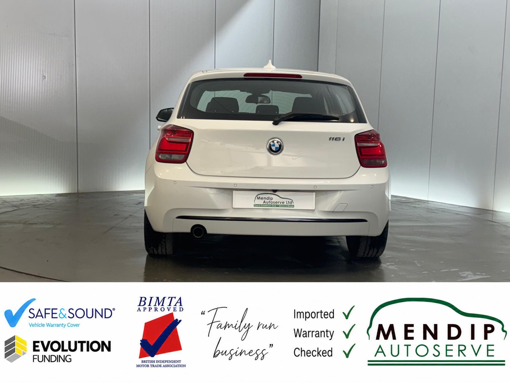 BMW 1 Series view 16