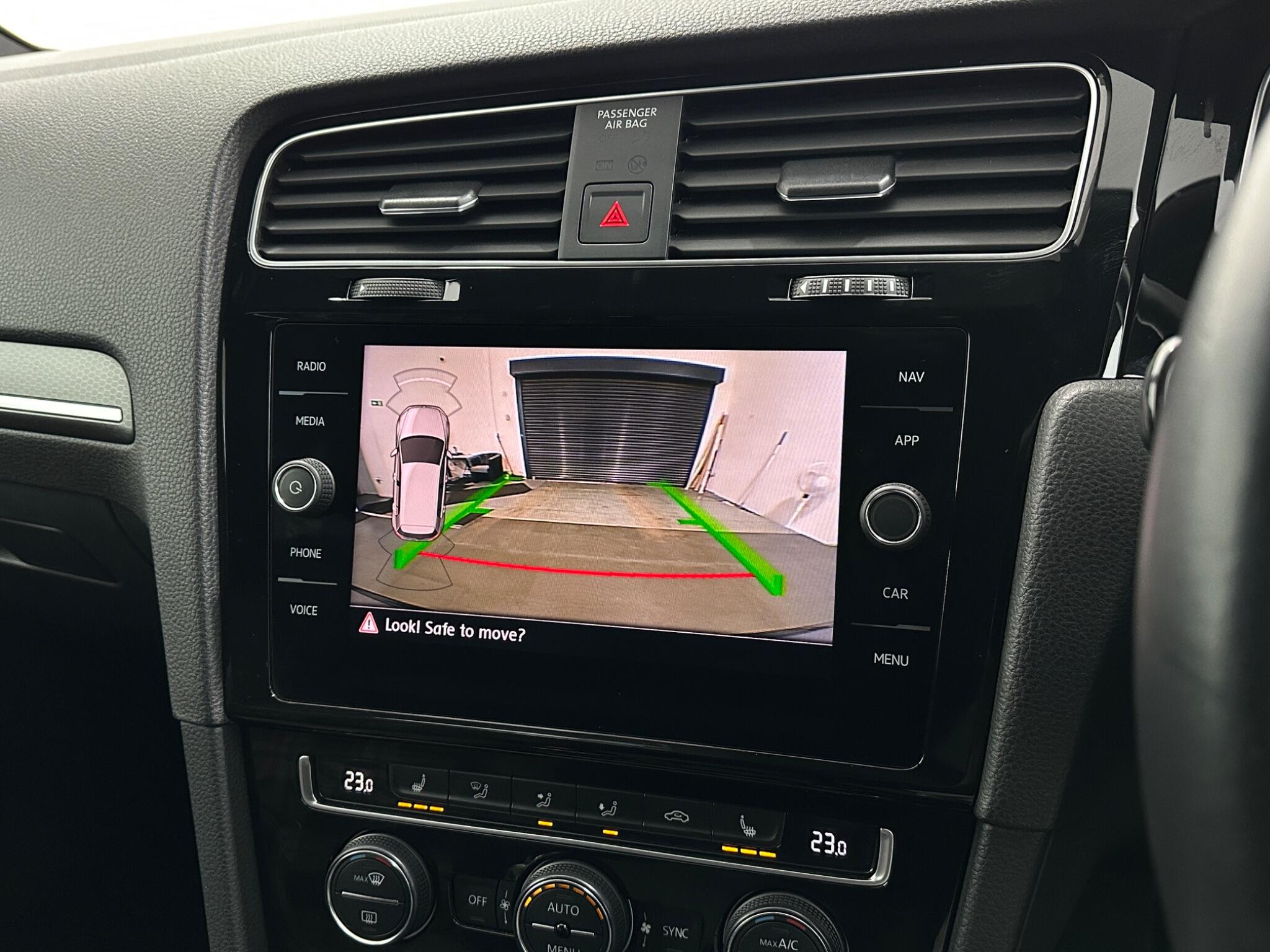 Volkswagen Golf view 23