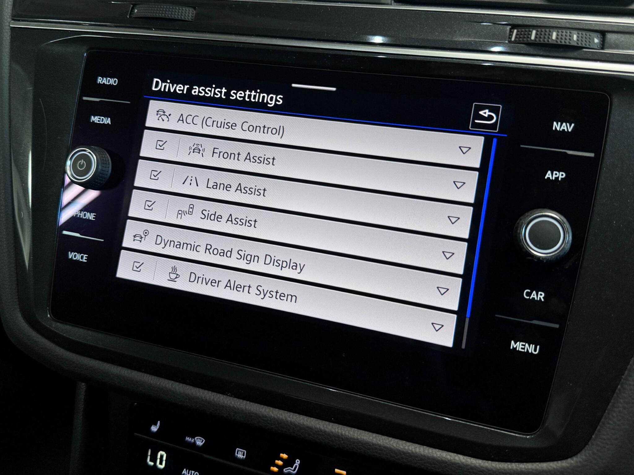 Volkswagen Tiguan view 53