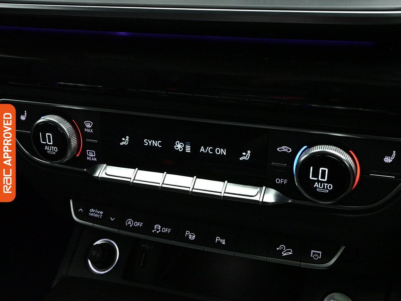 Audi Q5 view 17