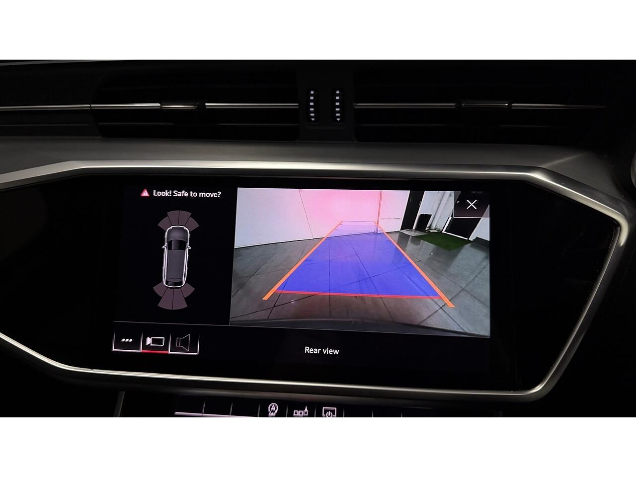 Audi A6 view 29