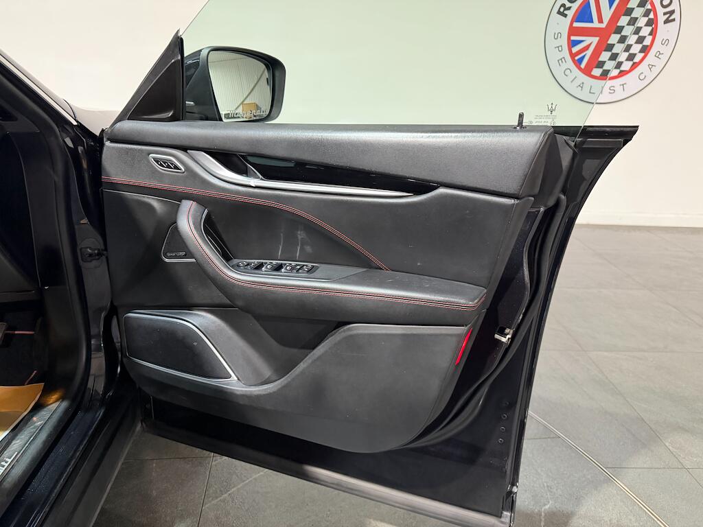 Maserati Levante view 18