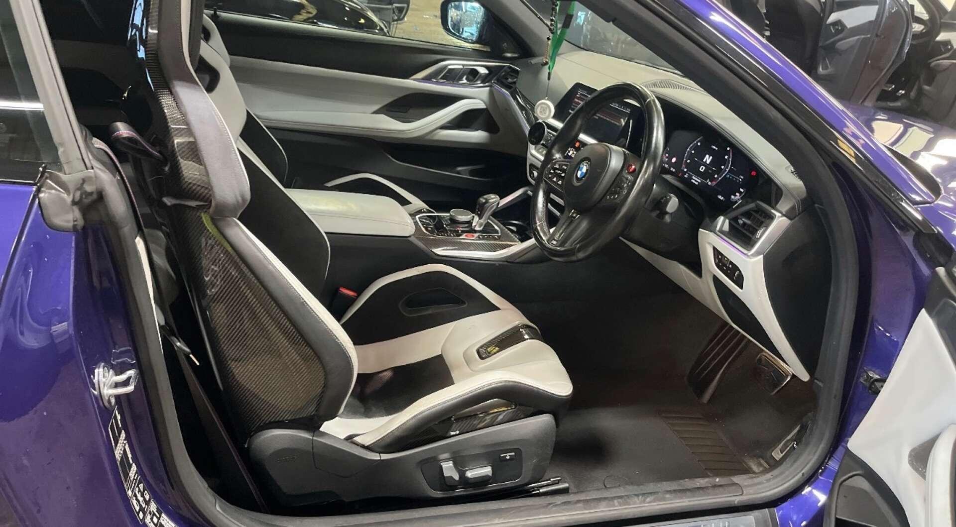 BMW M4 view 3