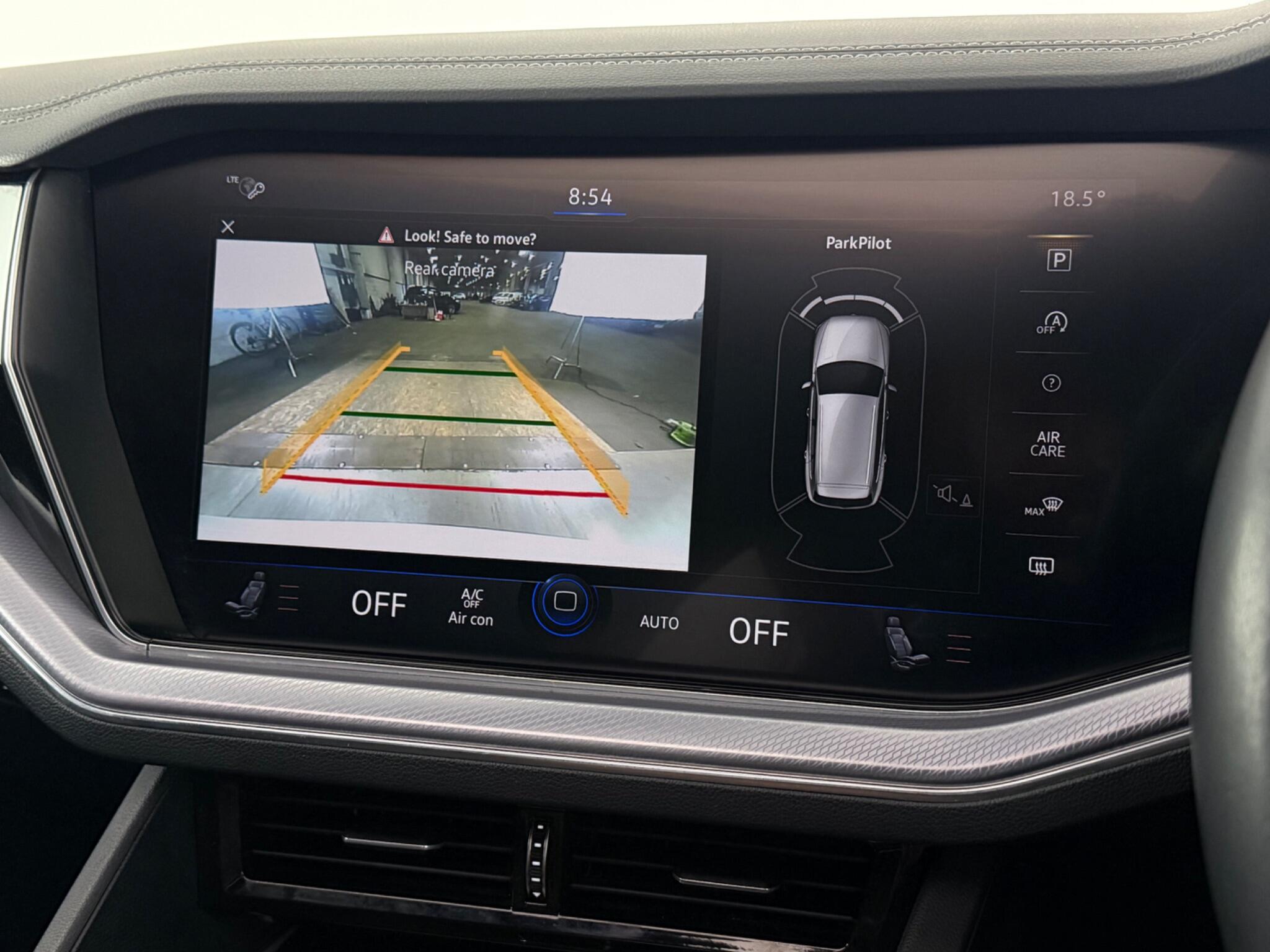 Volkswagen Touareg view 35