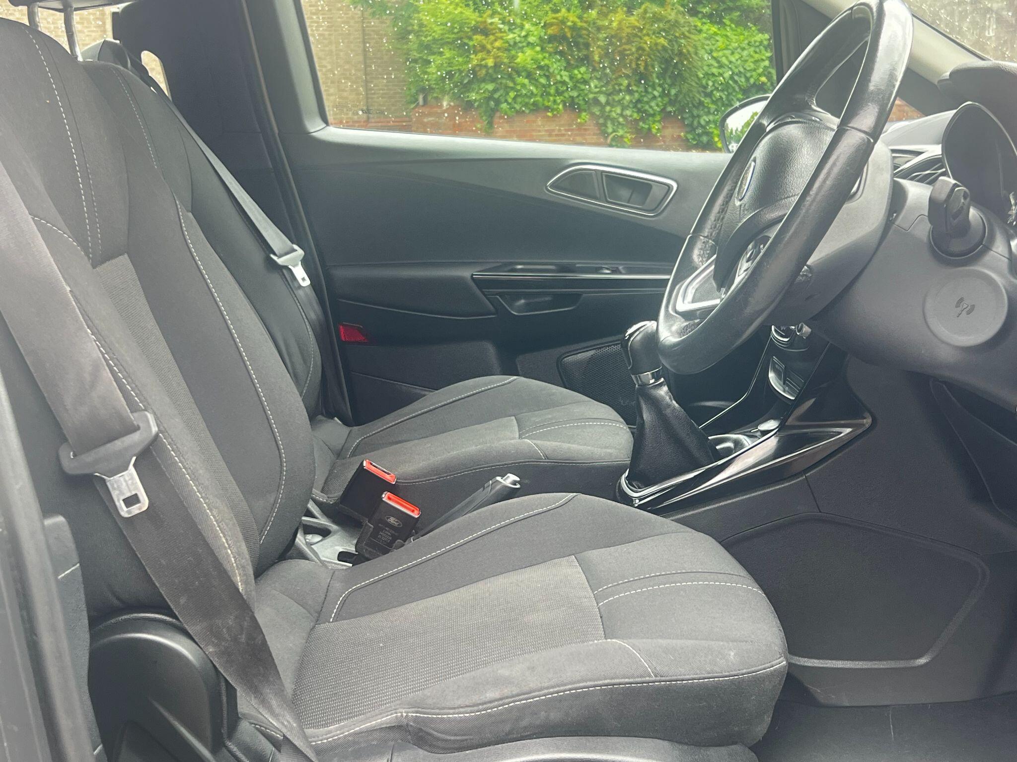 Ford B-Max view 11