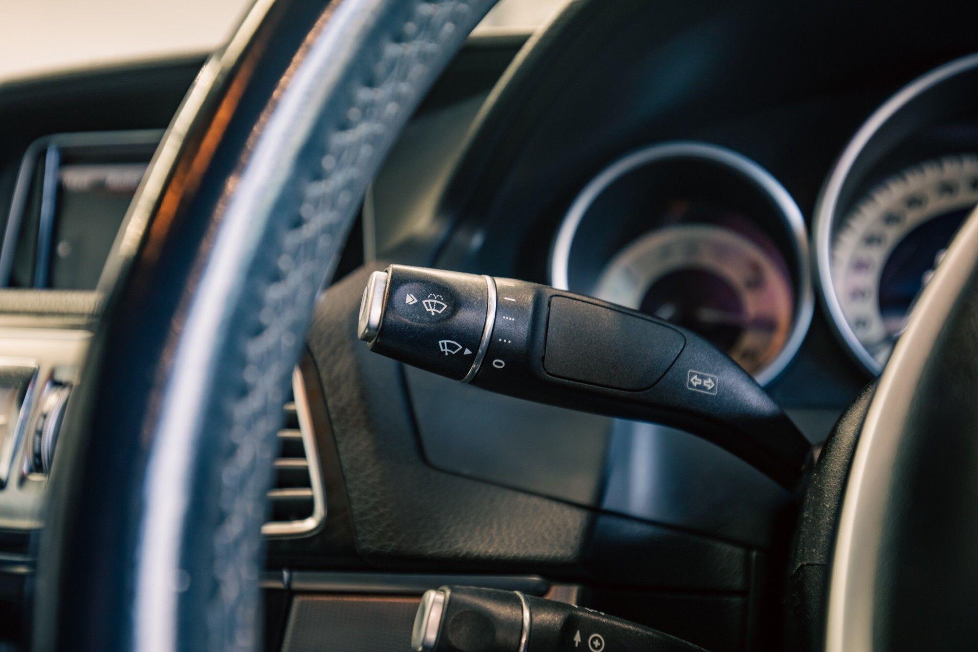 Mercedes-Benz E-Class view 10