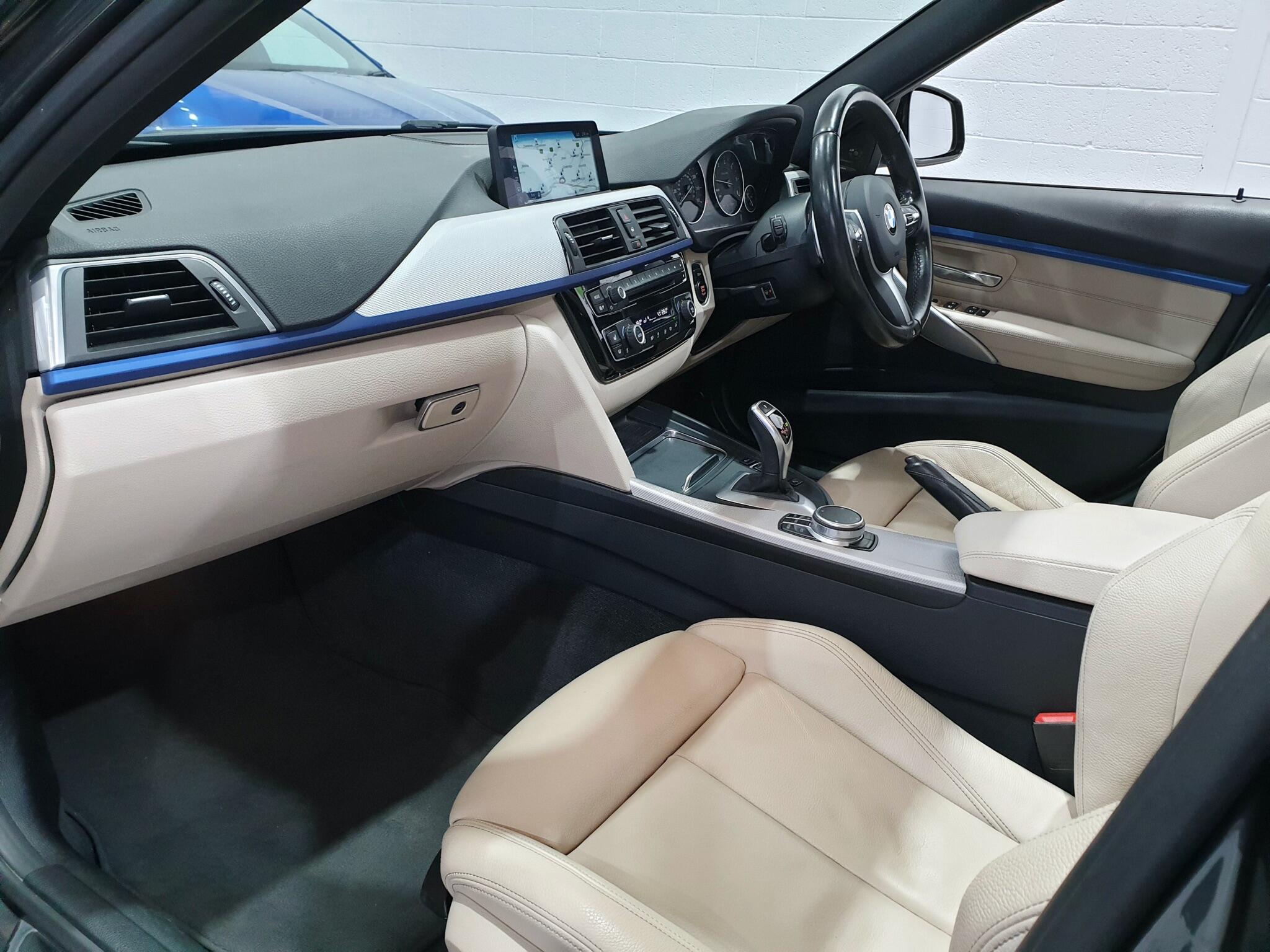 BMW 3 Series view 55