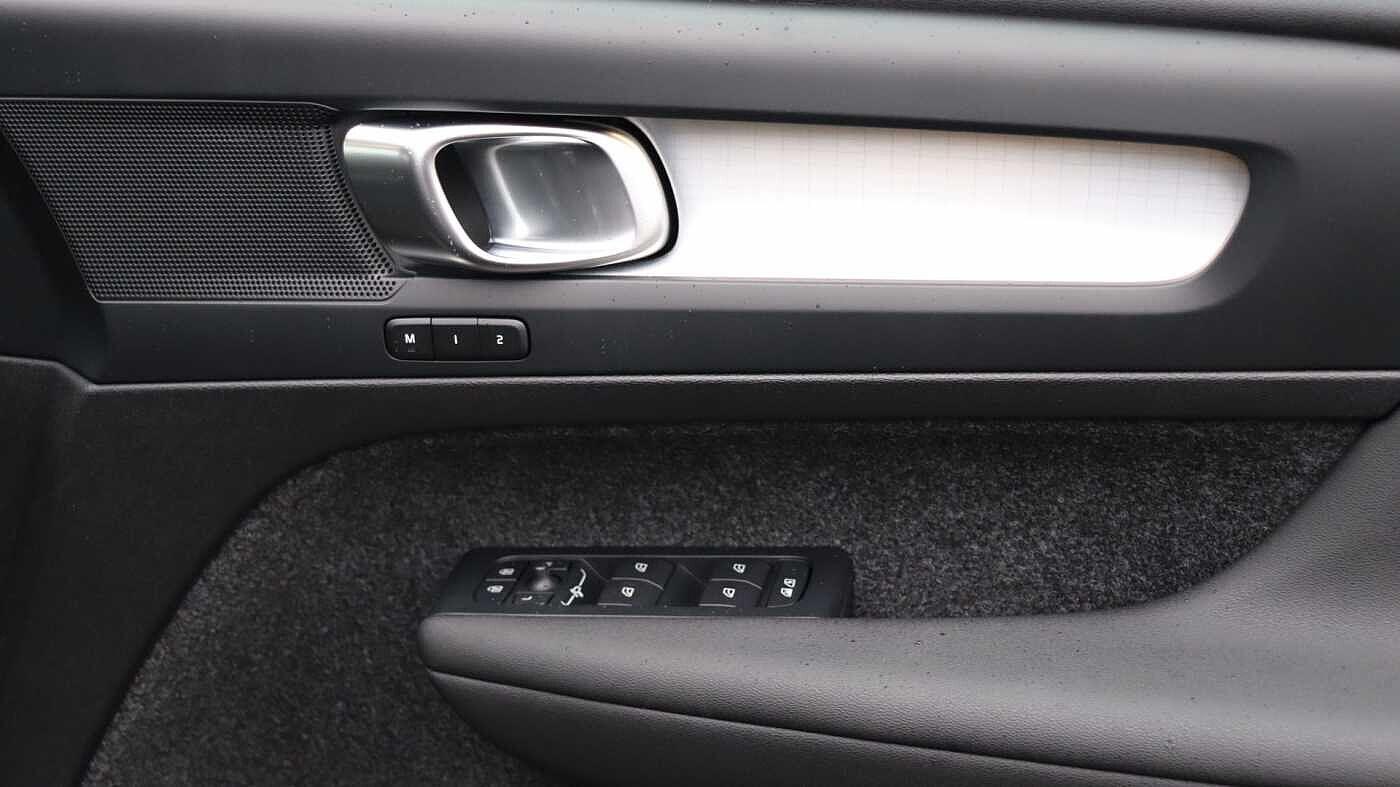 Volvo XC40 view 29