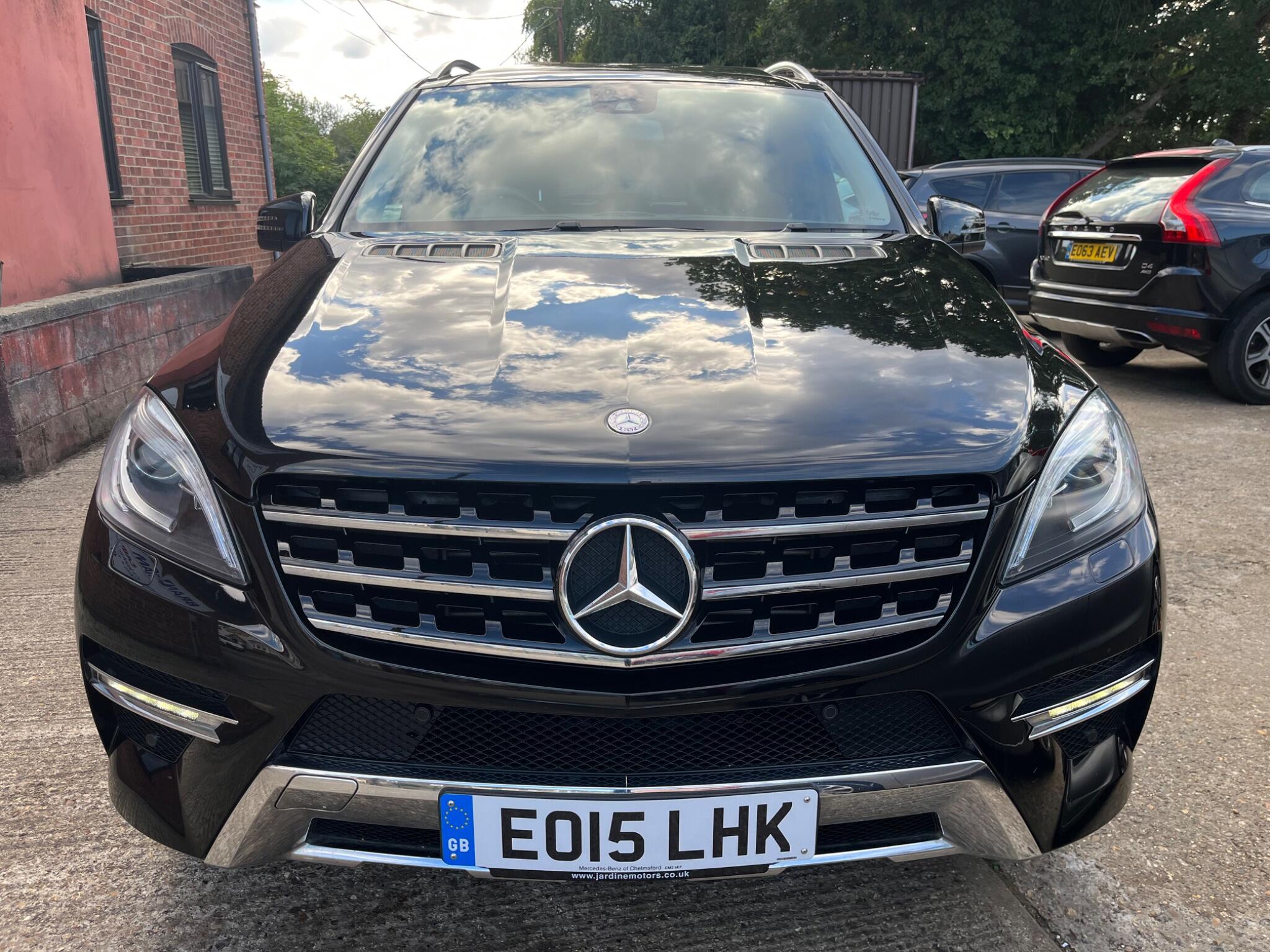 Mercedes-Benz M-Class view 11