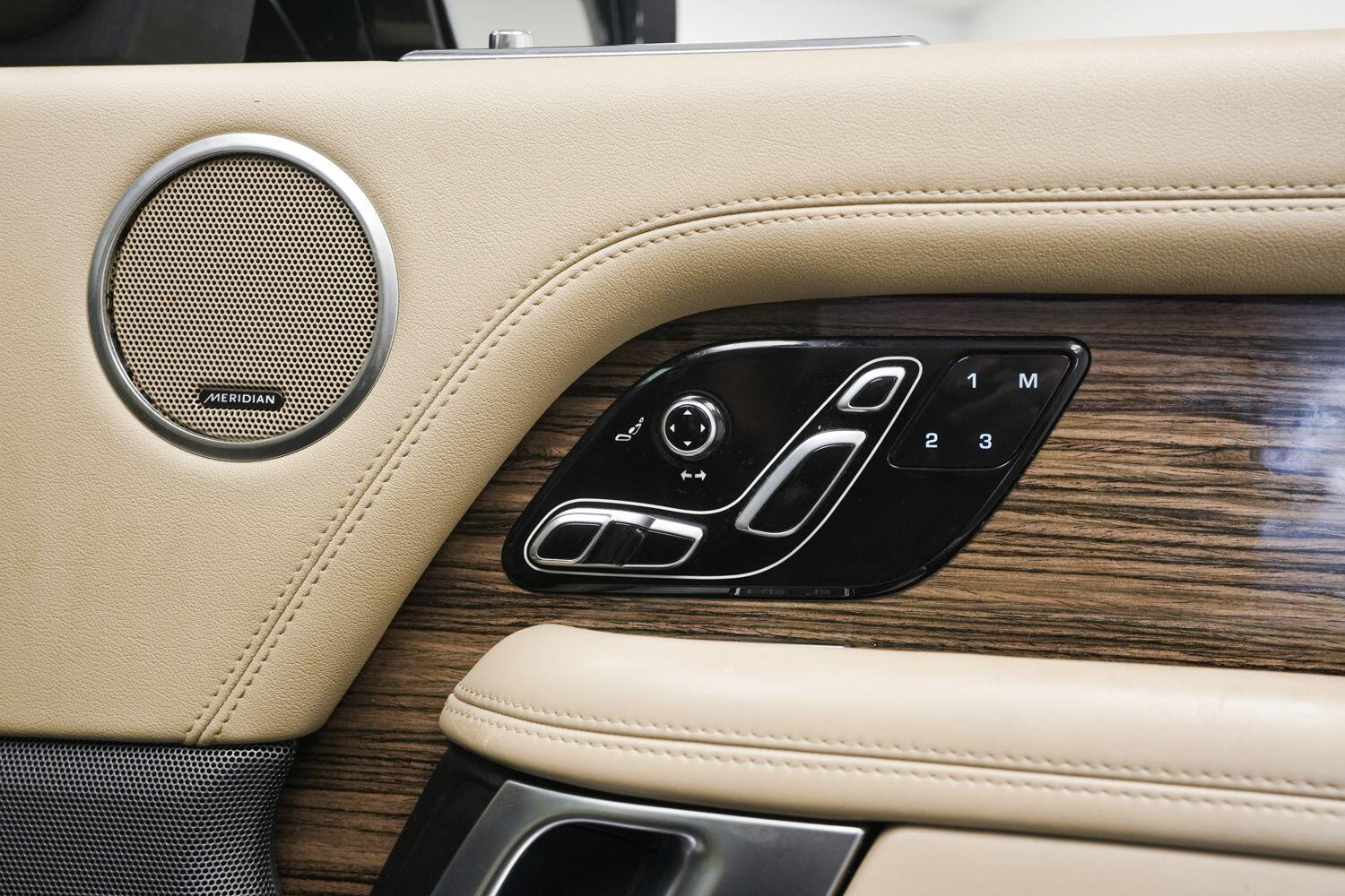 Land Rover Range Rover view 19