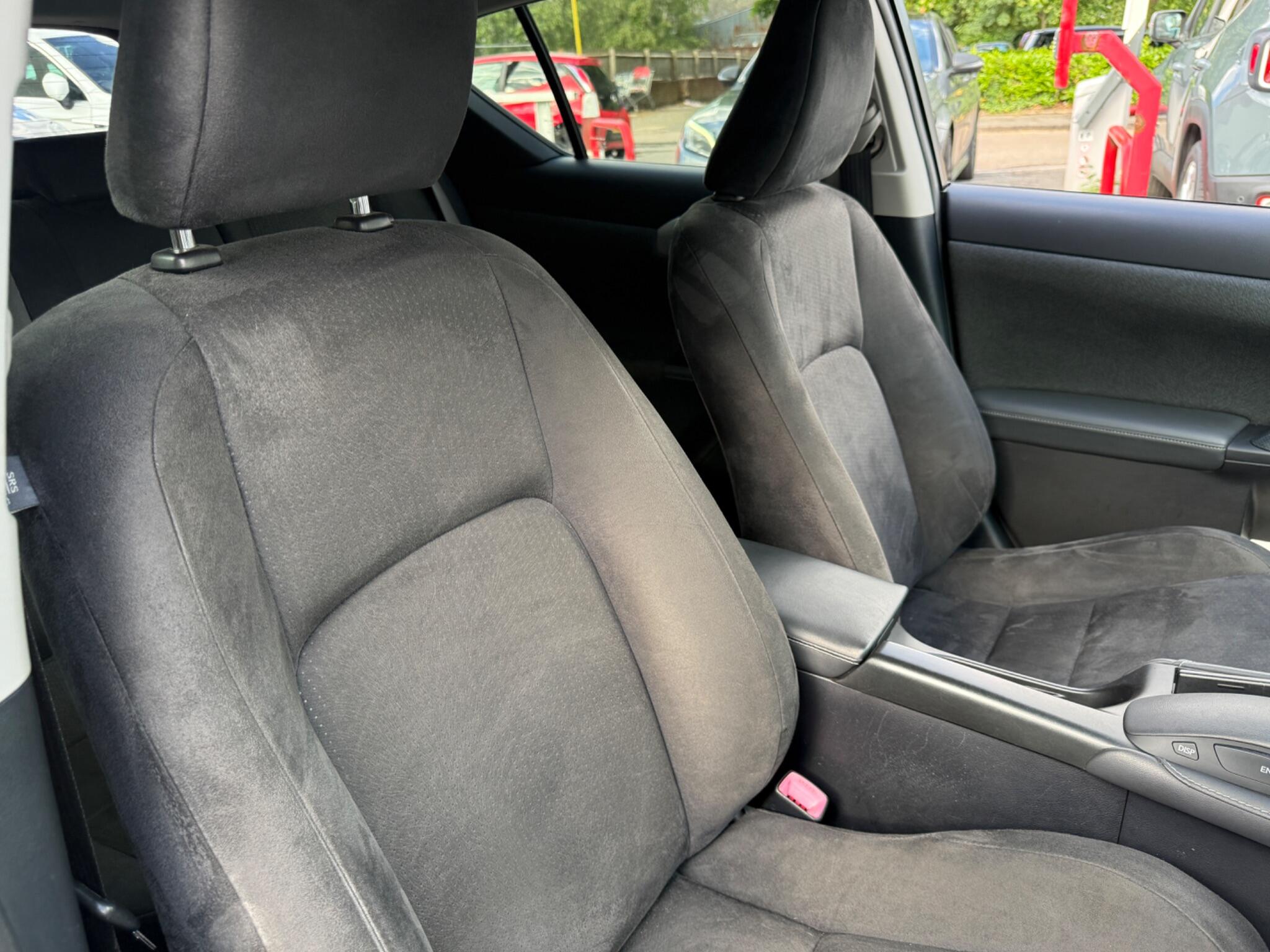 Lexus CT - Image 33