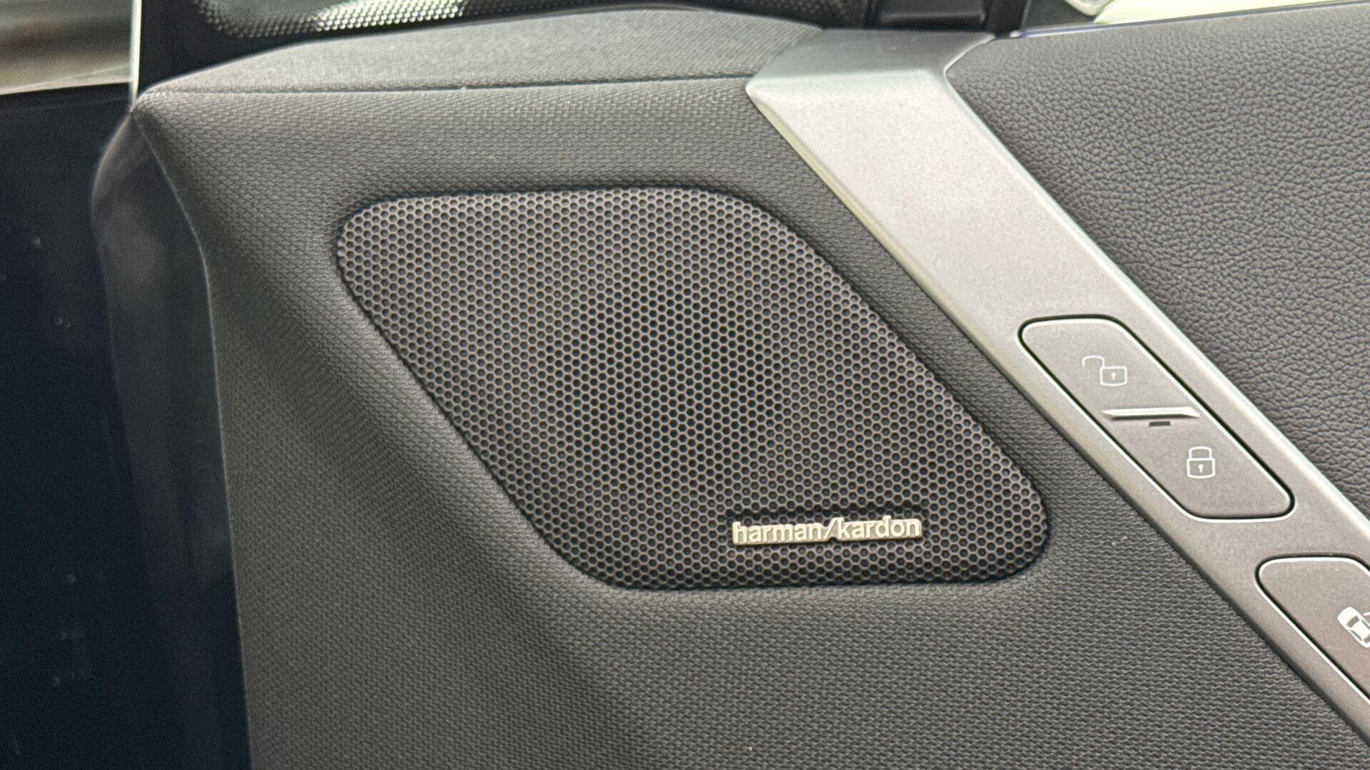 BMW Ix view 21