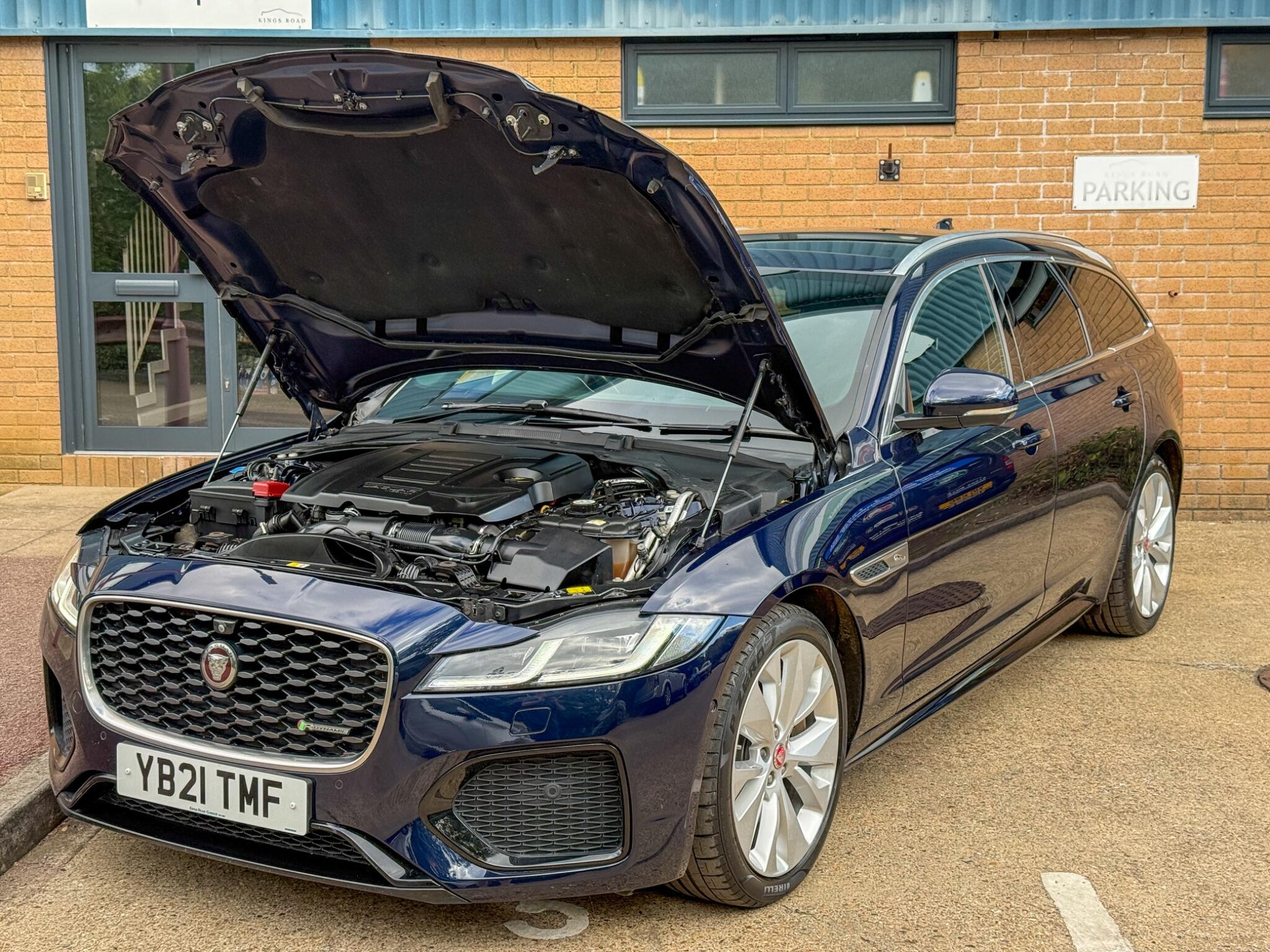 Jaguar XF view 12